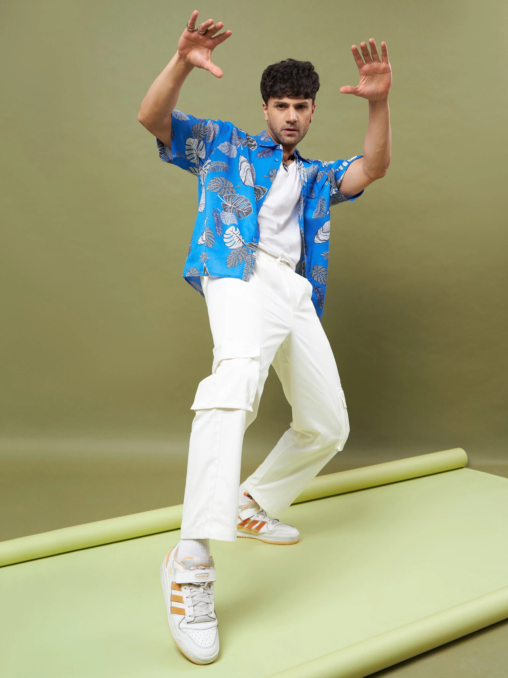 Men Blue & Black Tropical Print Oversized Shirt - Image 6