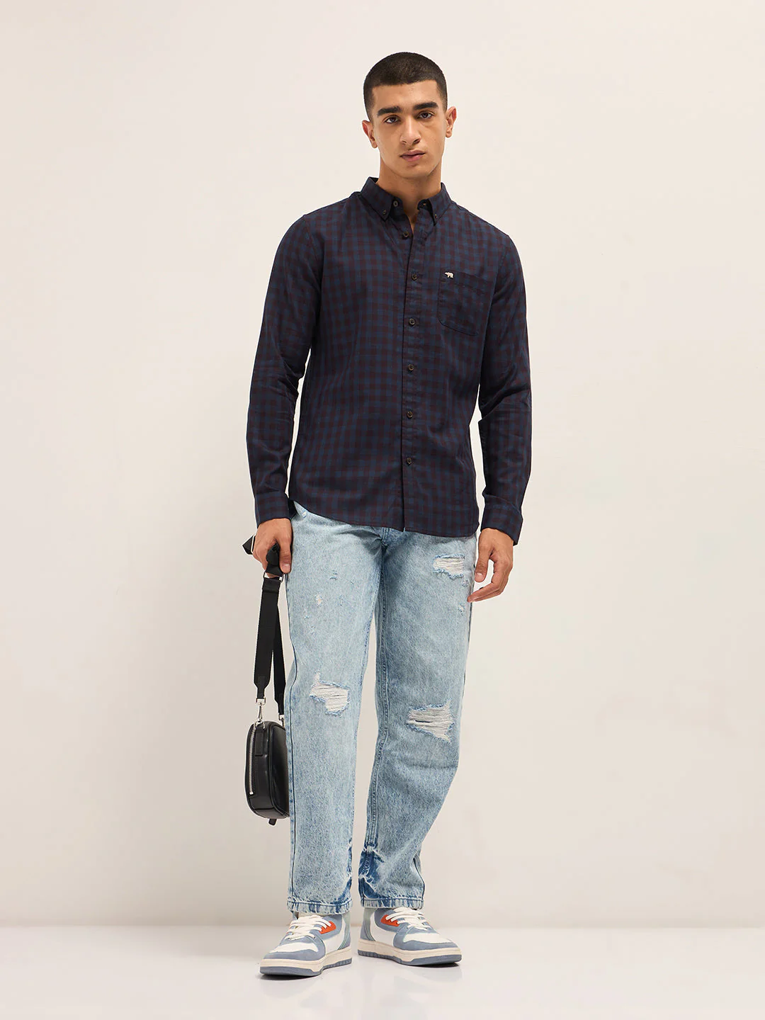 Men Blue Casual Shirt - Image 4