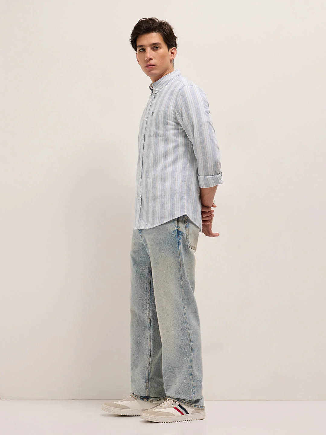 Men Blue Casual Shirt - Image 4