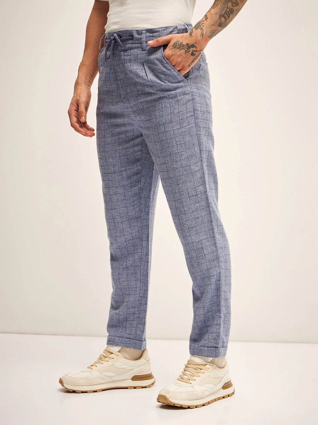 Men Blue Checked Regular Fit Mid-Rise Casual Pant - Image 3