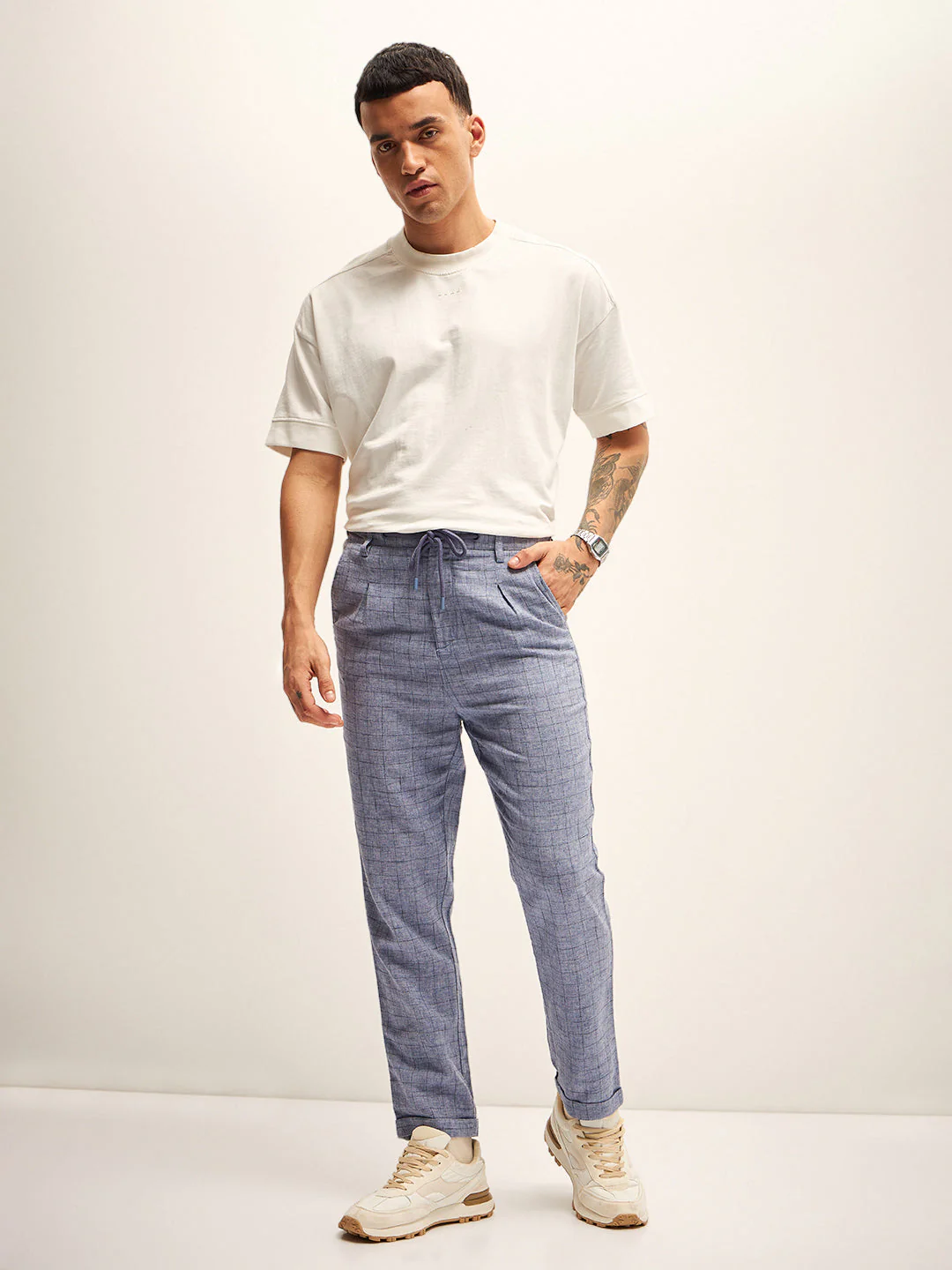 Men Blue Checked Regular Fit Mid-Rise Casual Pant - Image 4