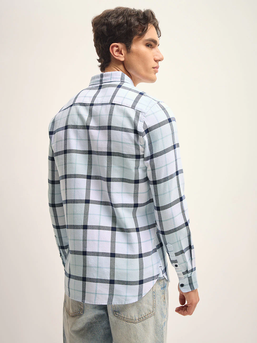 Men Blue Checked Slim Fit Casual Shirt - Image 2