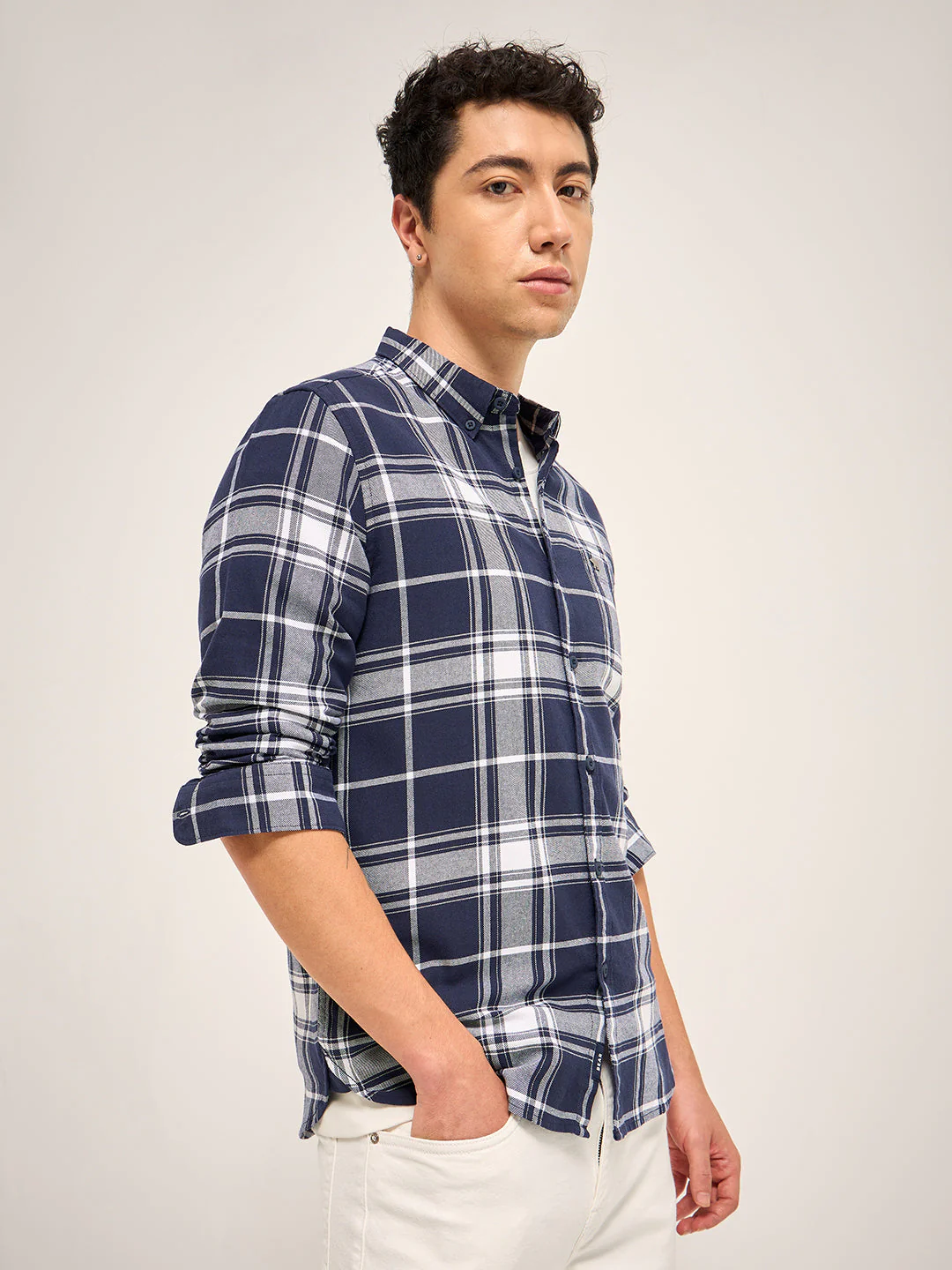 Men Blue Checked Slim Fit Casual Shirt - Image 3