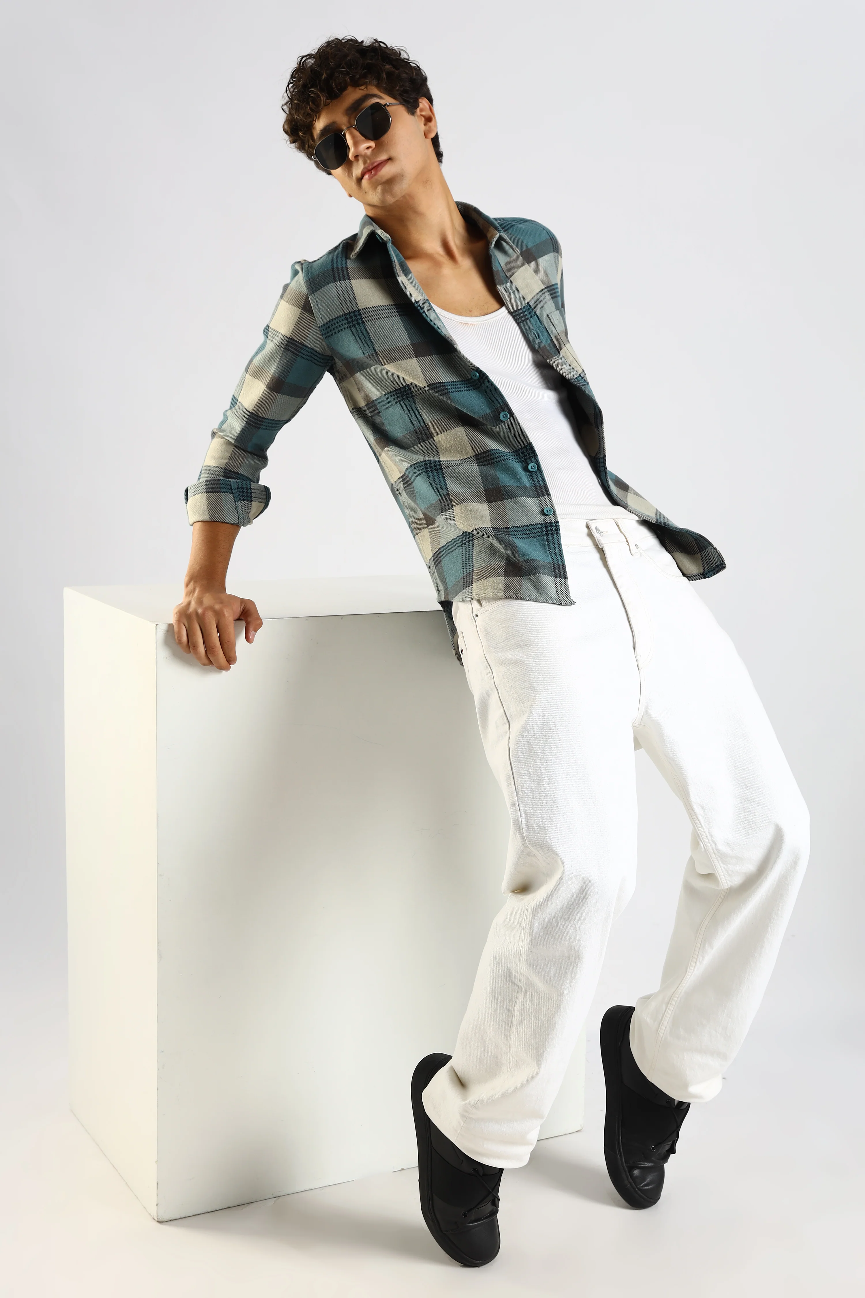 Men Blue Cotton Blend Checked Shirt - Image 4