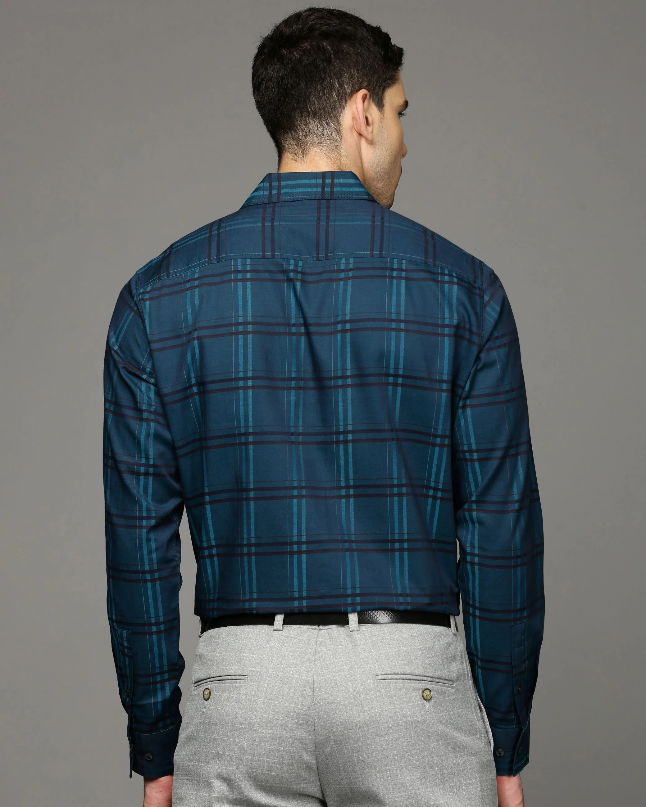 Men Blue Cotton Blend Slim Shirt - Image 4