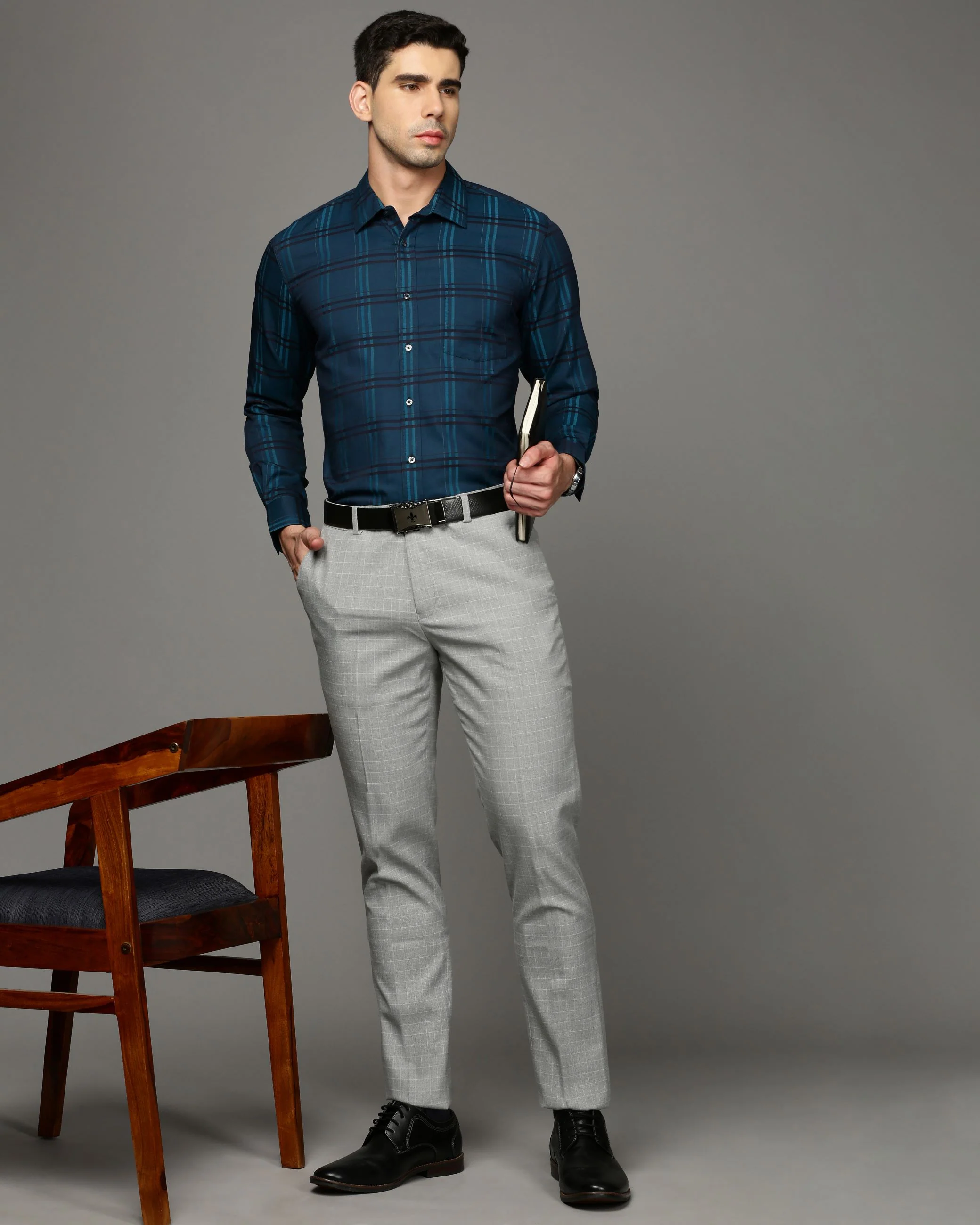 Men Blue Cotton Blend Slim Shirt - Image 5