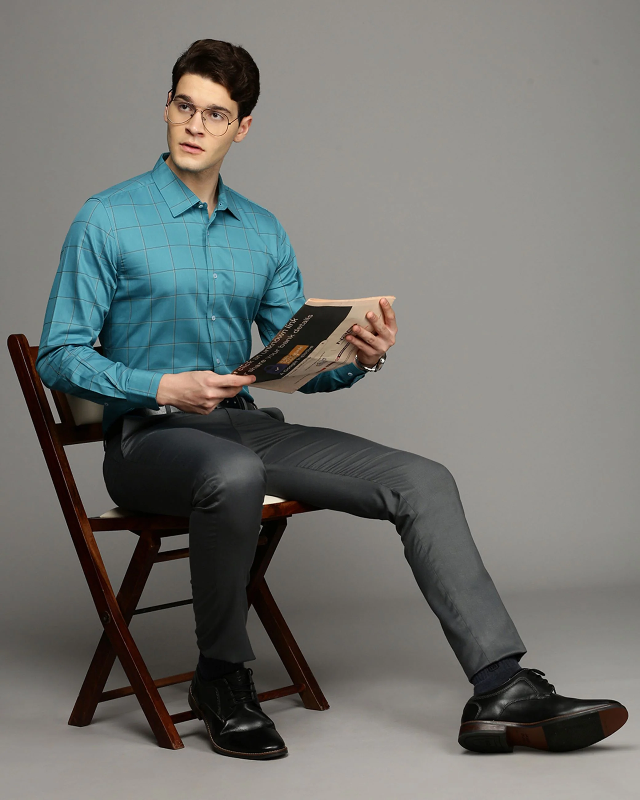 Men Blue Cotton Blend Slim Shirt - Image 5