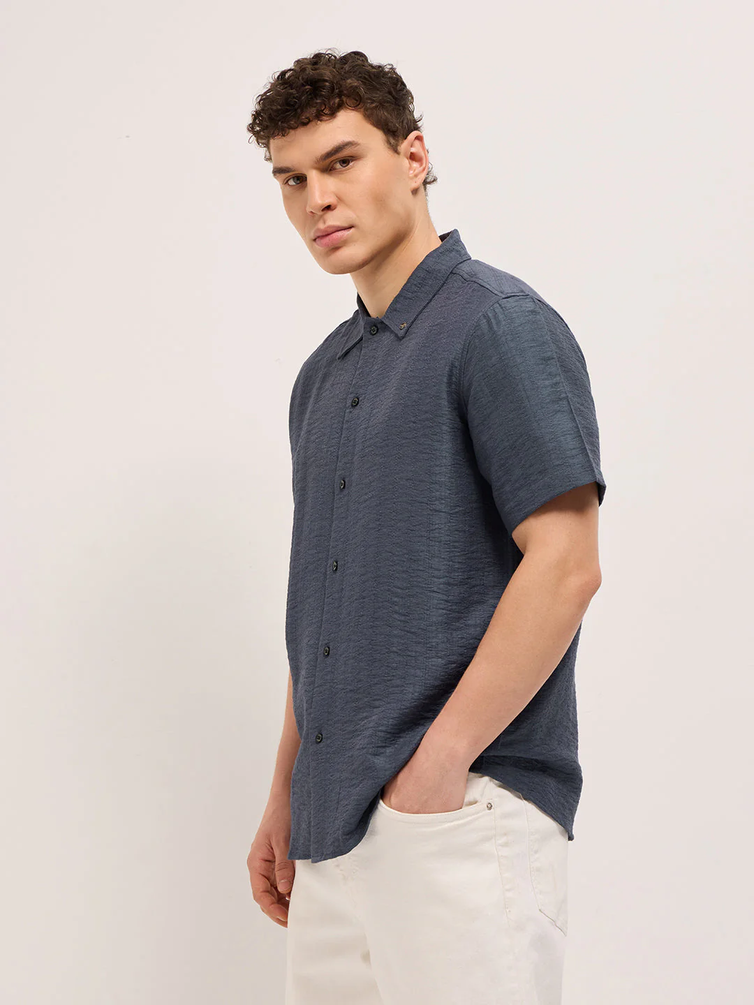 Men Blue Crinkled Textured Regular Fit Half-Sleeve Casual Shirt - Image 3