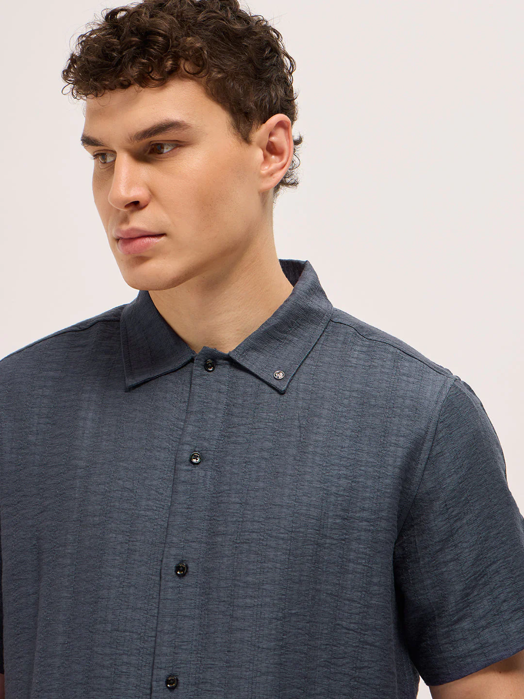 Men Blue Crinkled Textured Regular Fit Half-Sleeve Casual Shirt - Image 5