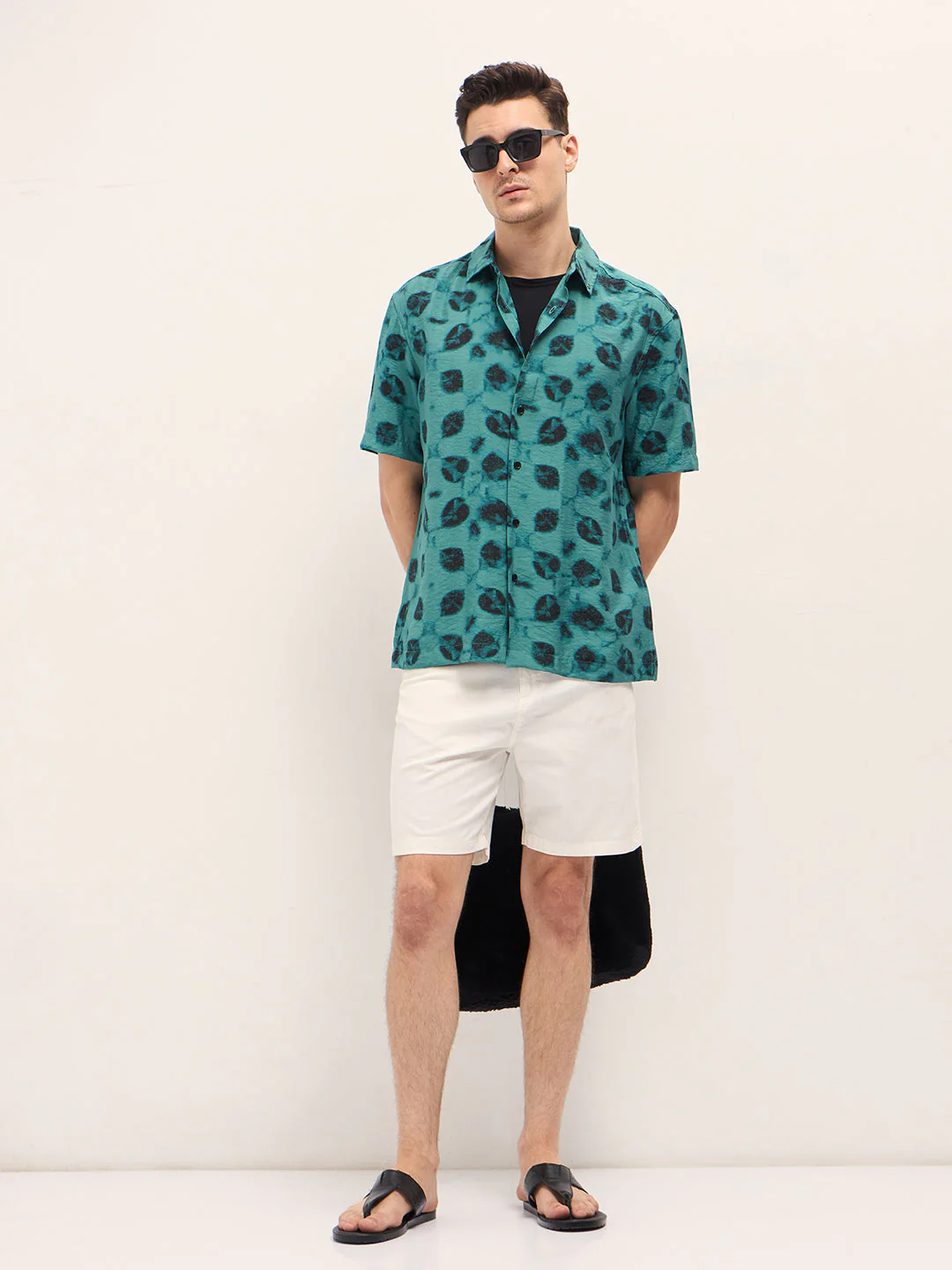 Men Blue Digital Print Relax Fit Casual Shirt - Image 4