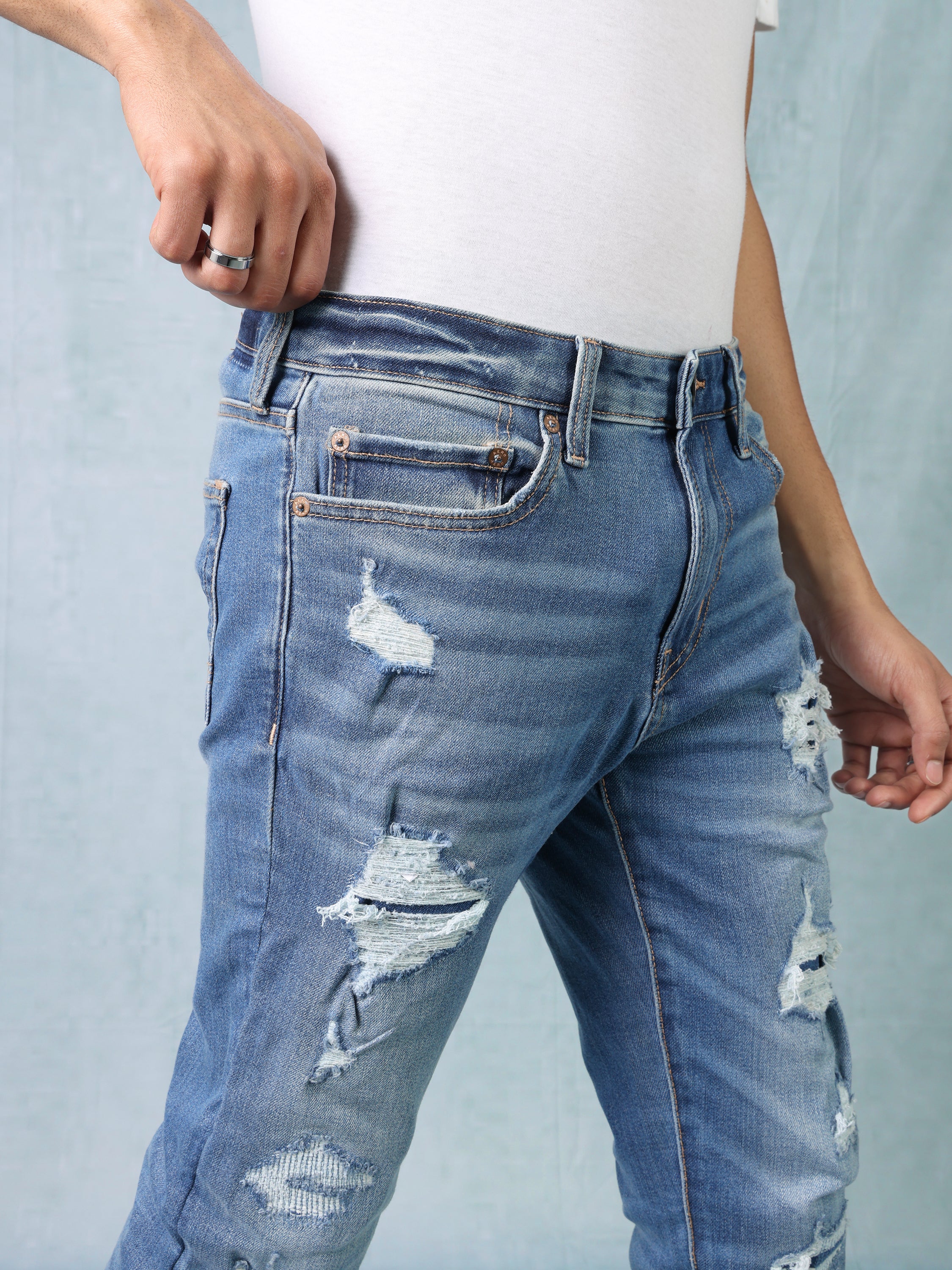 Men Blue Distressed Jeans - Image 4