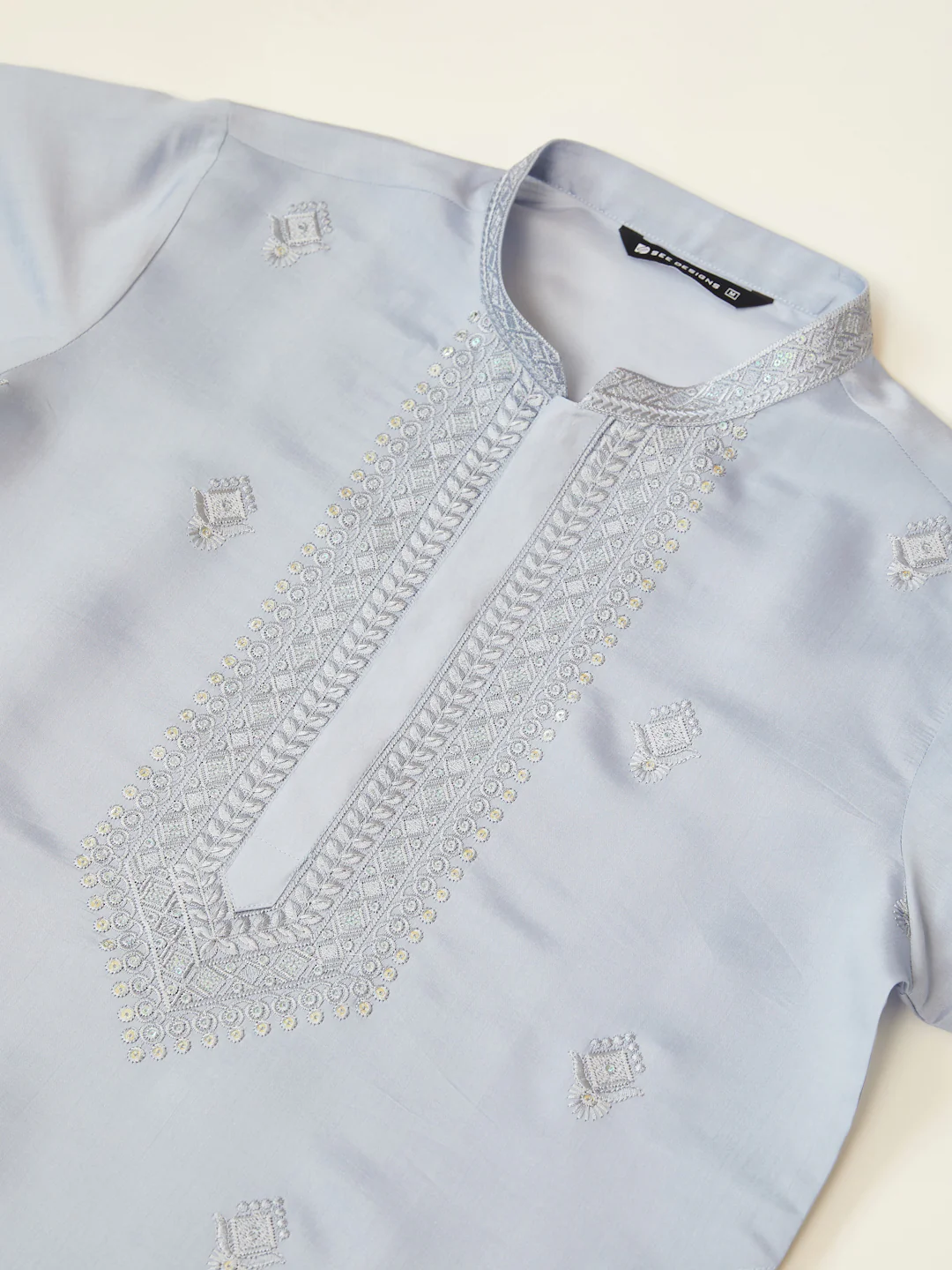 Men Blue Embroidered Chanderi Silk Straight Kurta - Image 2