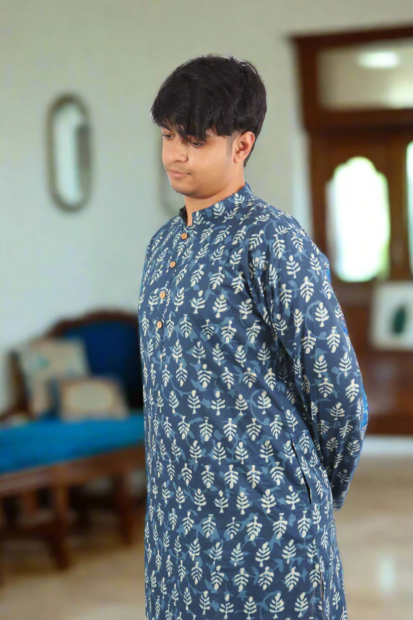 Men Blue Ethnic Leaf Motif Cotton Kurta - Image 3