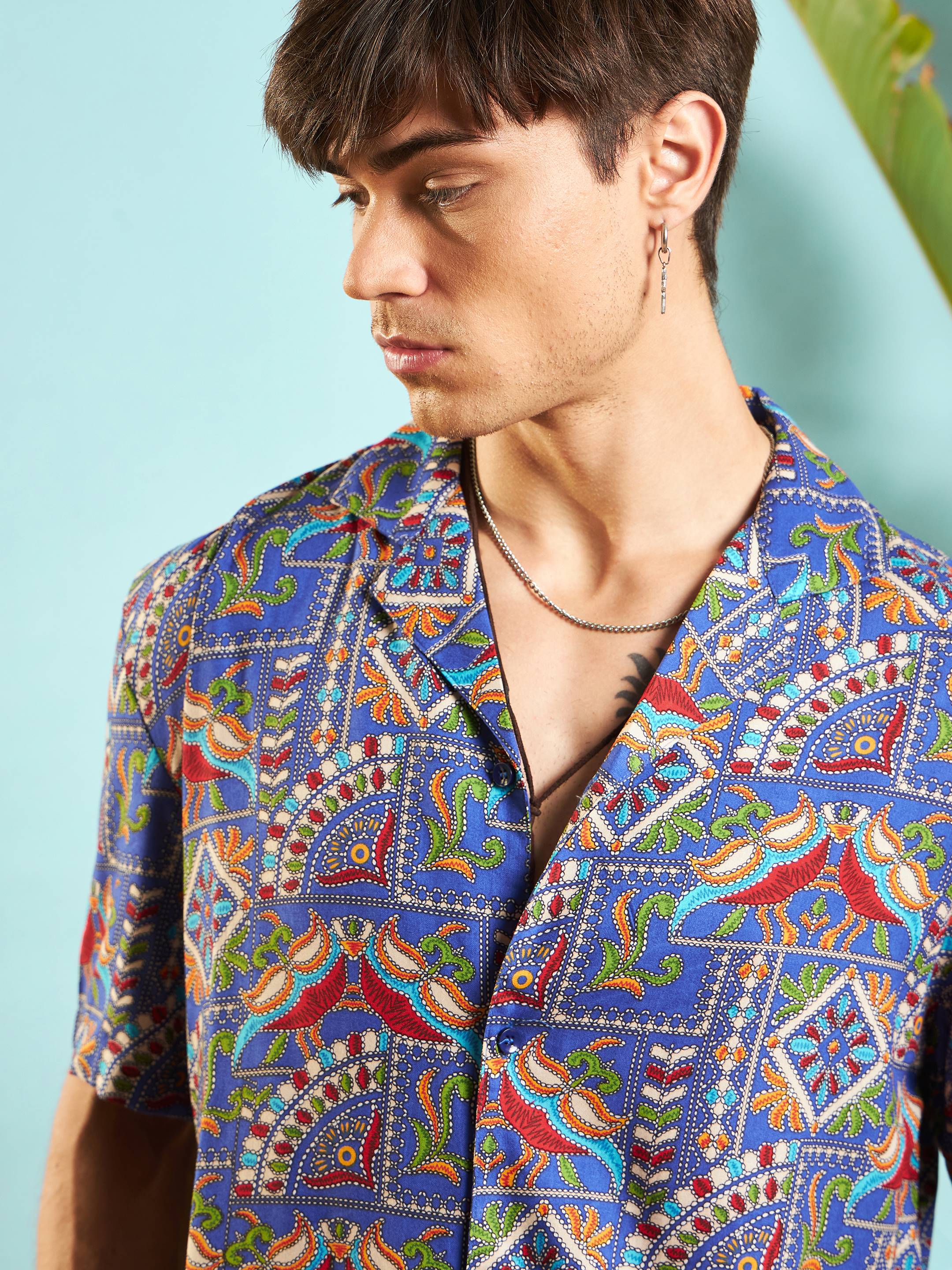 Men Blue Ethnic Print Relax Fit Shirt - Image 4