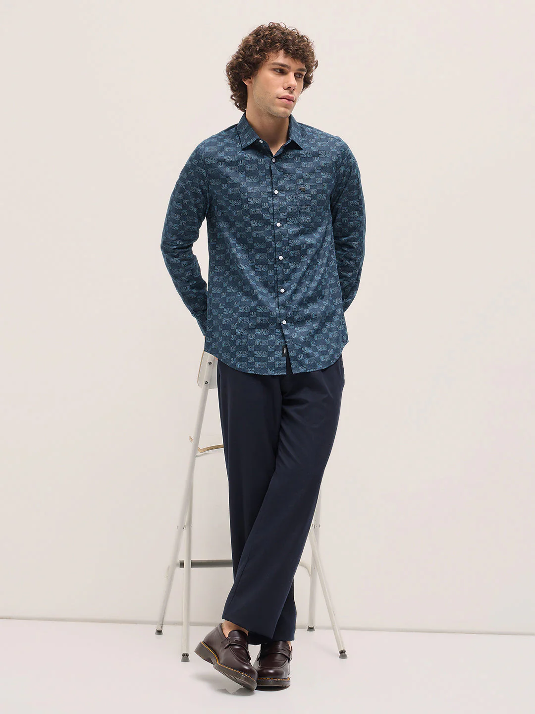 Men Blue Geometric Printed Tailored Fit Formal Shirt - Image 4