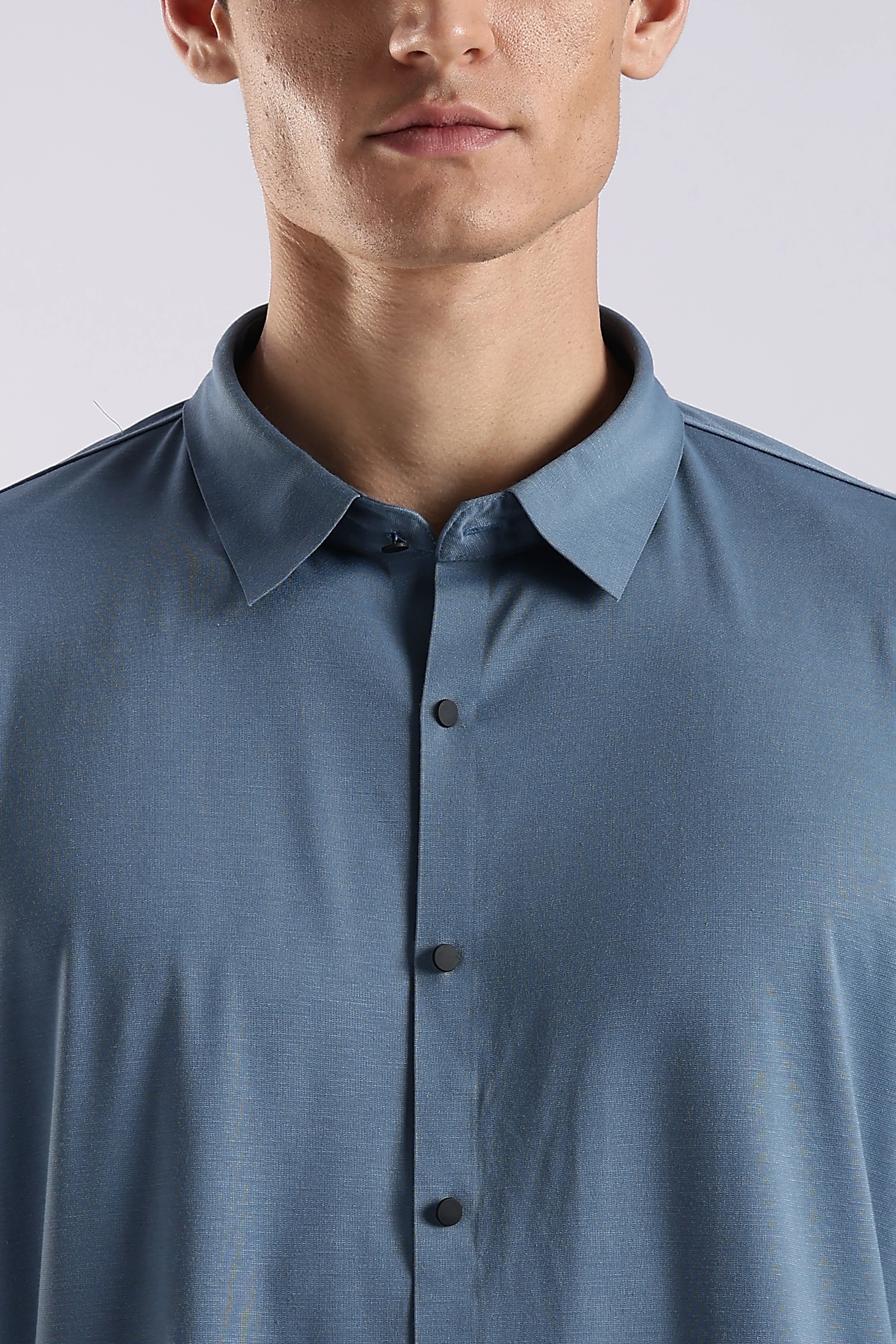 Men Blue Knitted Slim Fit Shirt - Image 5