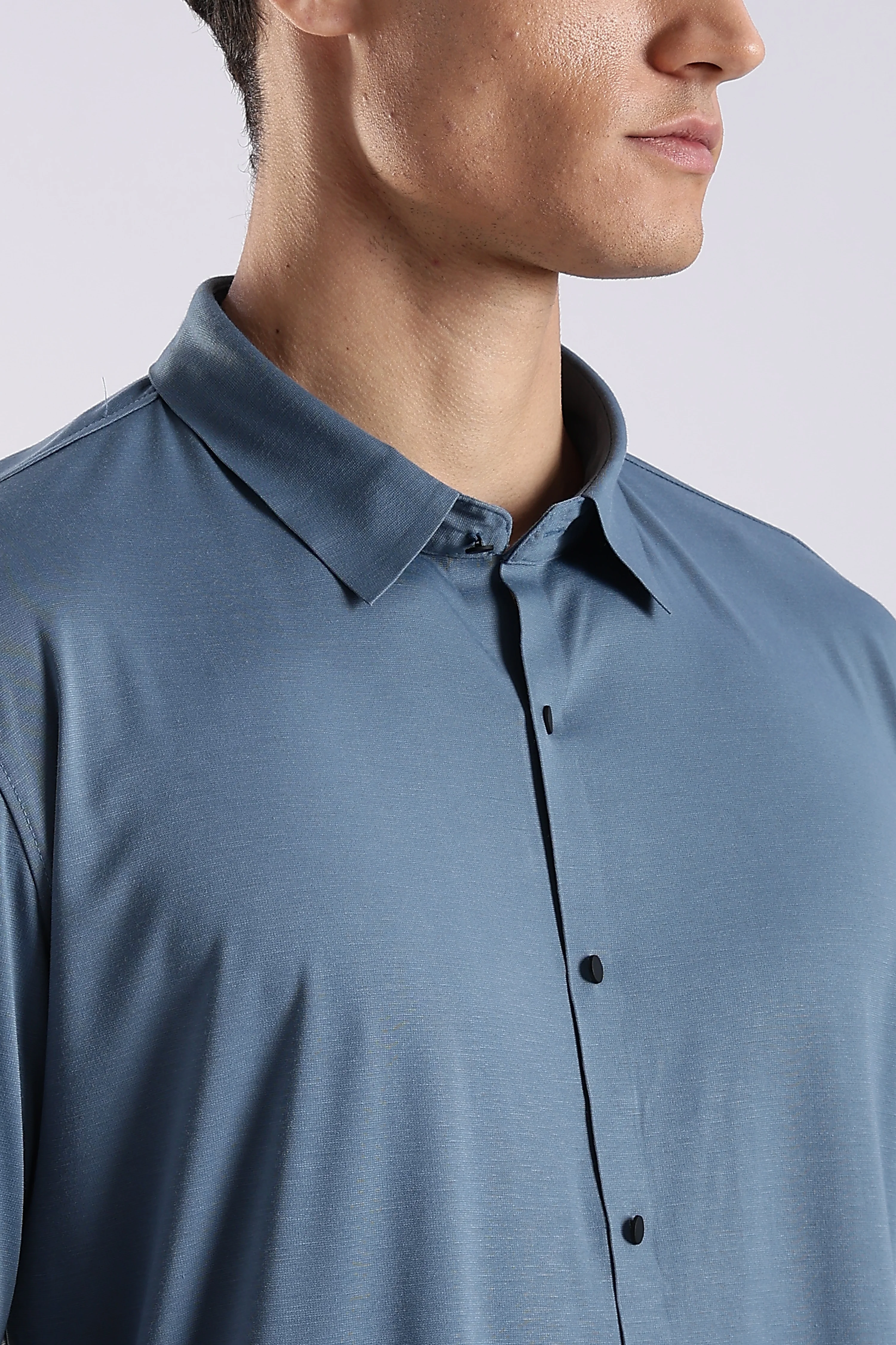 Men Blue Knitted Slim Fit Shirt - Image 6