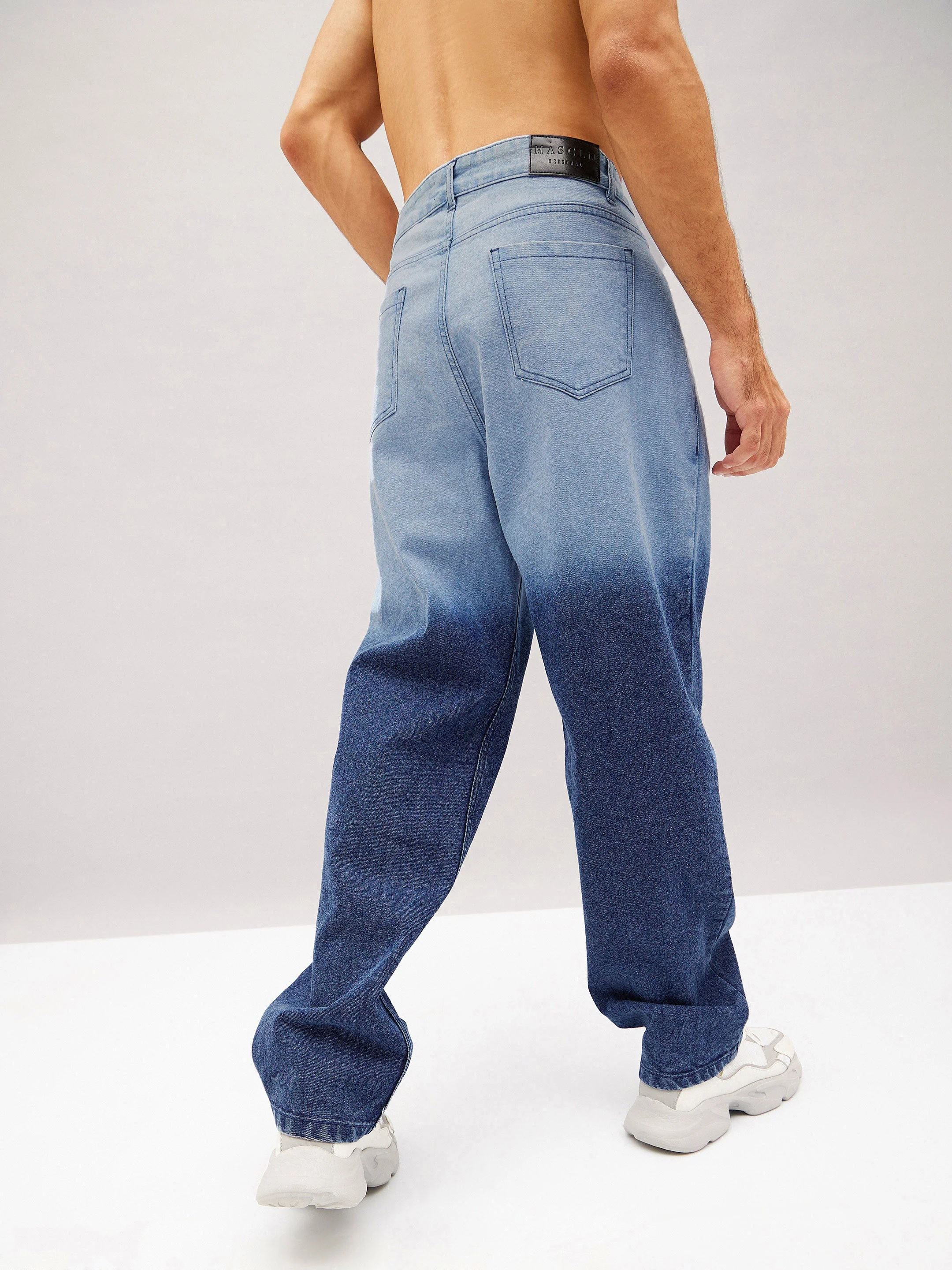 Men Blue Ombre Relax Fit Jeans - Image 2