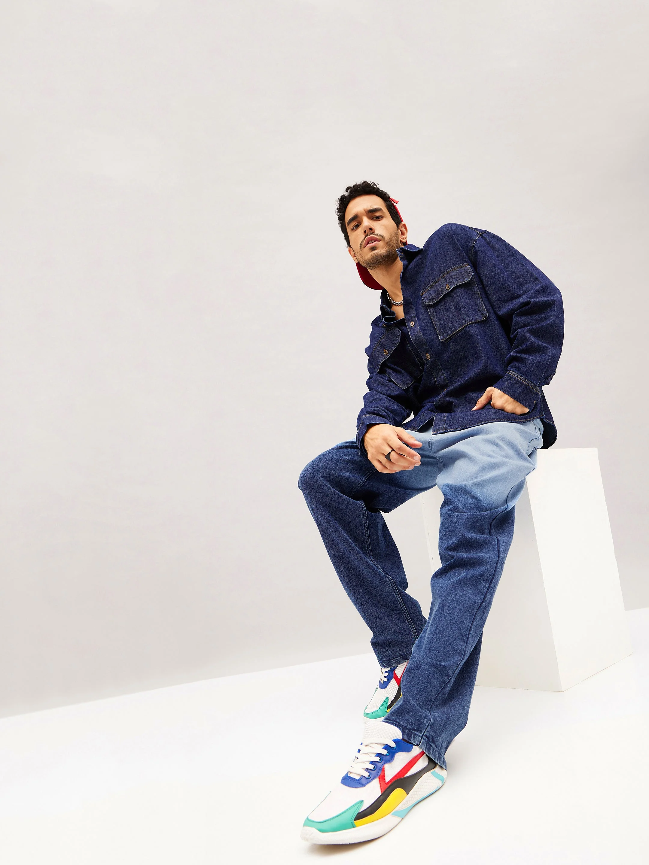 Men Blue Ombre Relax Fit Jeans - Image 5