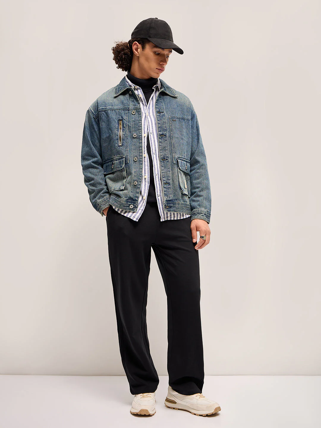 Men Blue Regular Fit Denim Jacket - Image 4
