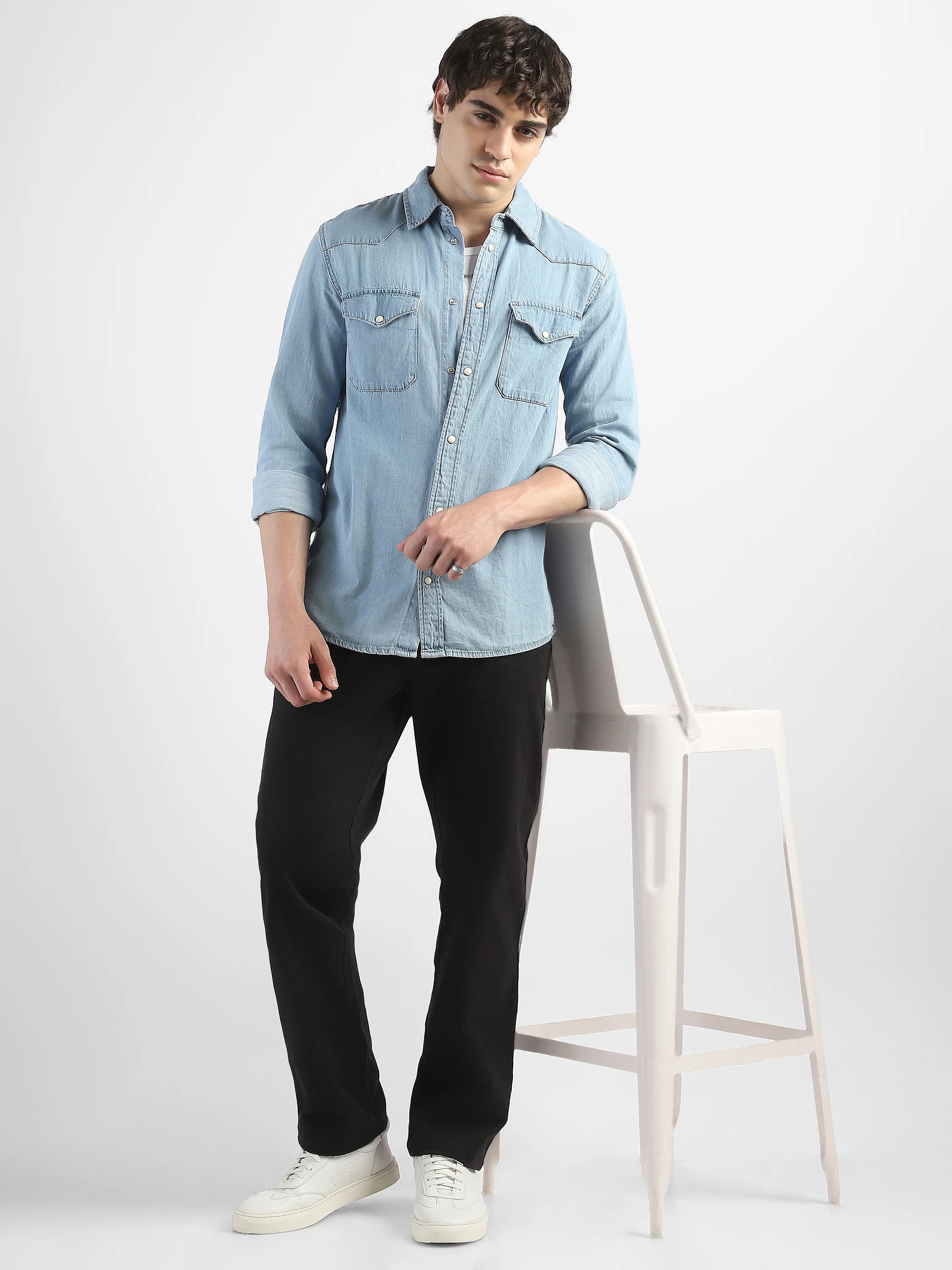 Men Denim Blue Regular Fit Shirt with Two Pockets - Image 3