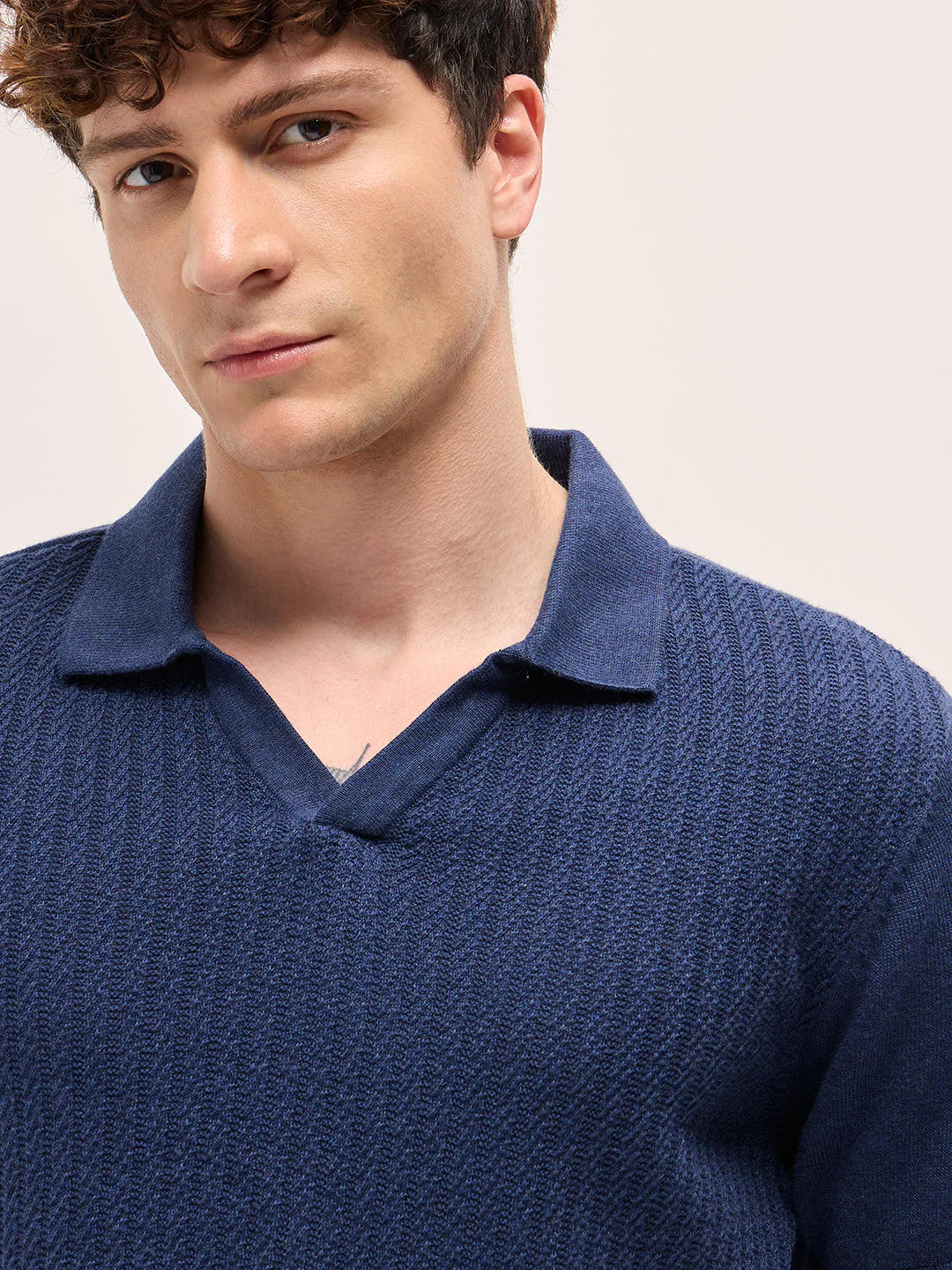 Men Blue Ribbed Texture Design Slim Fit Polo - Image 5