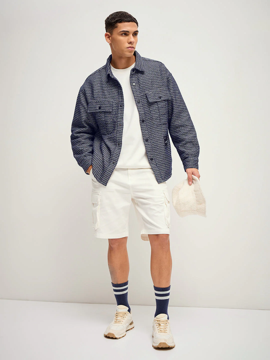 Men Blue Self Deign Regular Fit Denim Jacket - Image 4