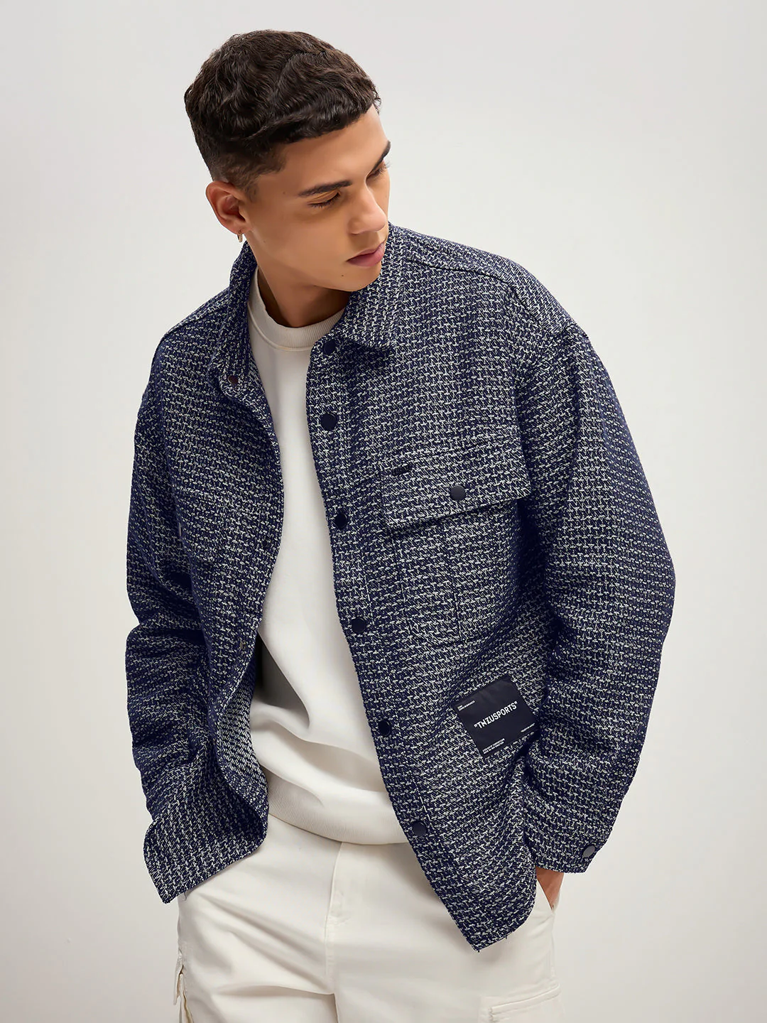 Men Blue Self Deign Regular Fit Denim Jacket - Image 6
