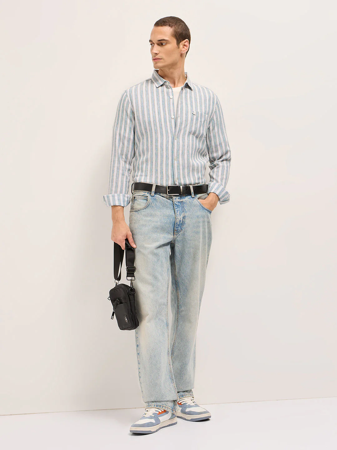 Men Blue Slim Fit Casual Shirt - Image 4
