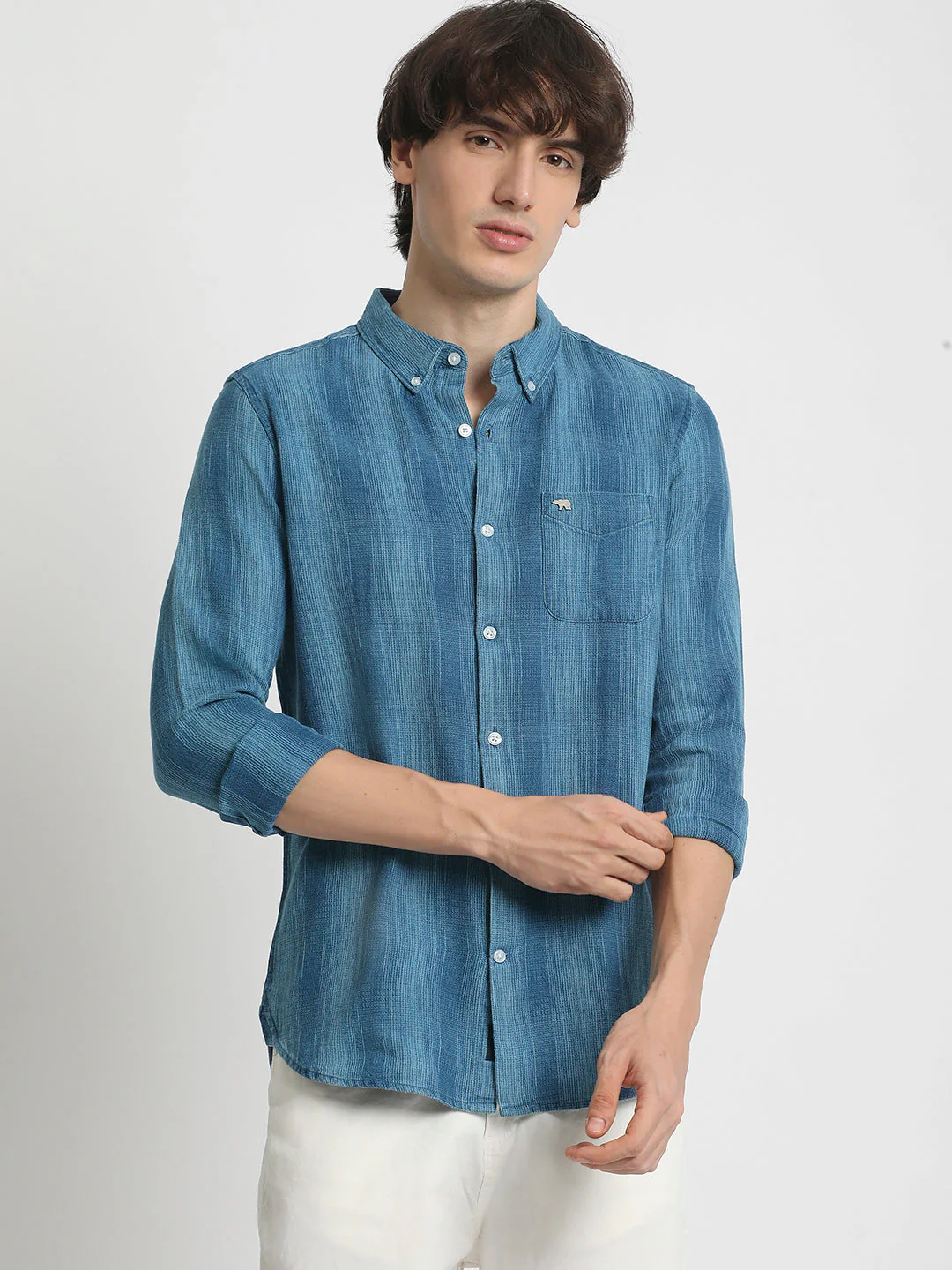 Men  Blue Slim Fit Vertical Stripe Casual Shirt - Image 2