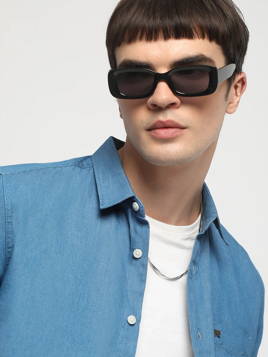 Men Blue Solid Casual Shirt - Image 3