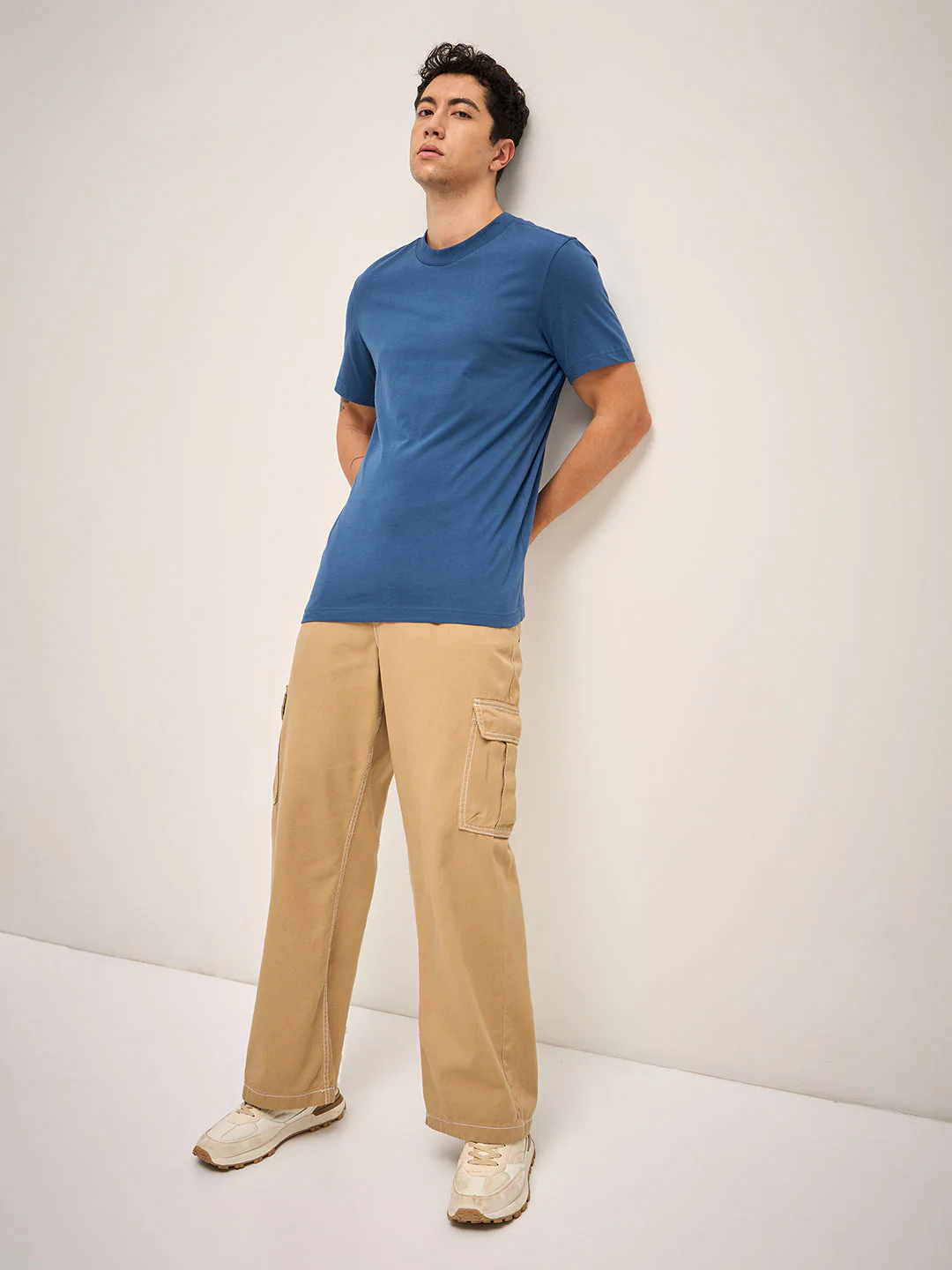 Men Blue Solid Crew Neck Regular Fit T-Shirt - Image 4