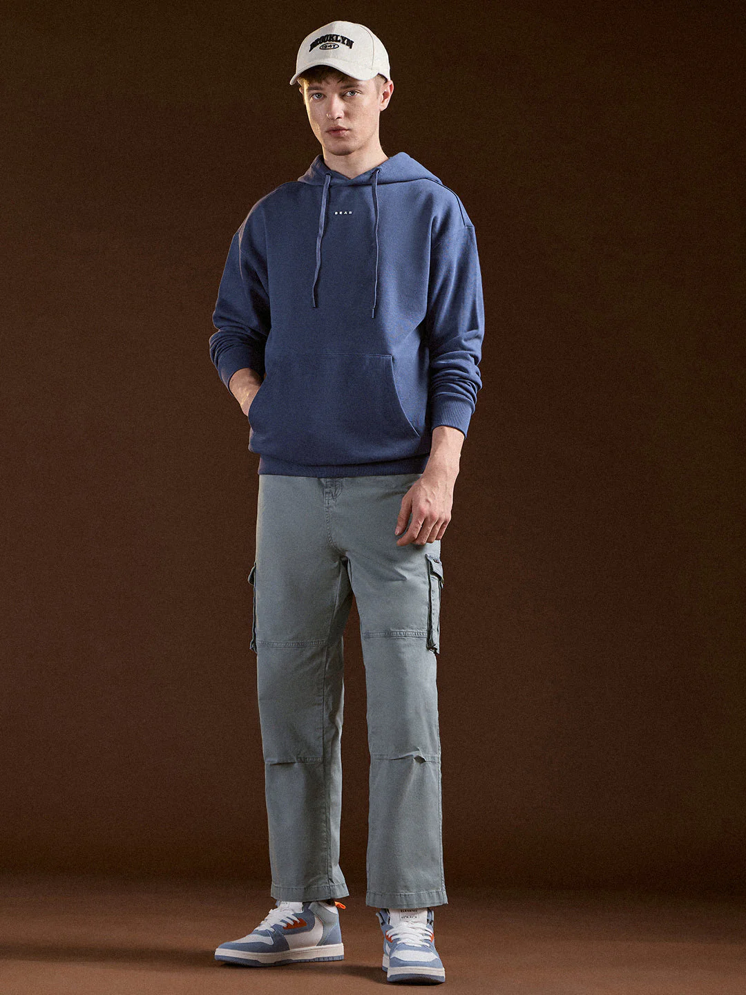 Men Blue Solid Relax Fit Hoodie - Image 4