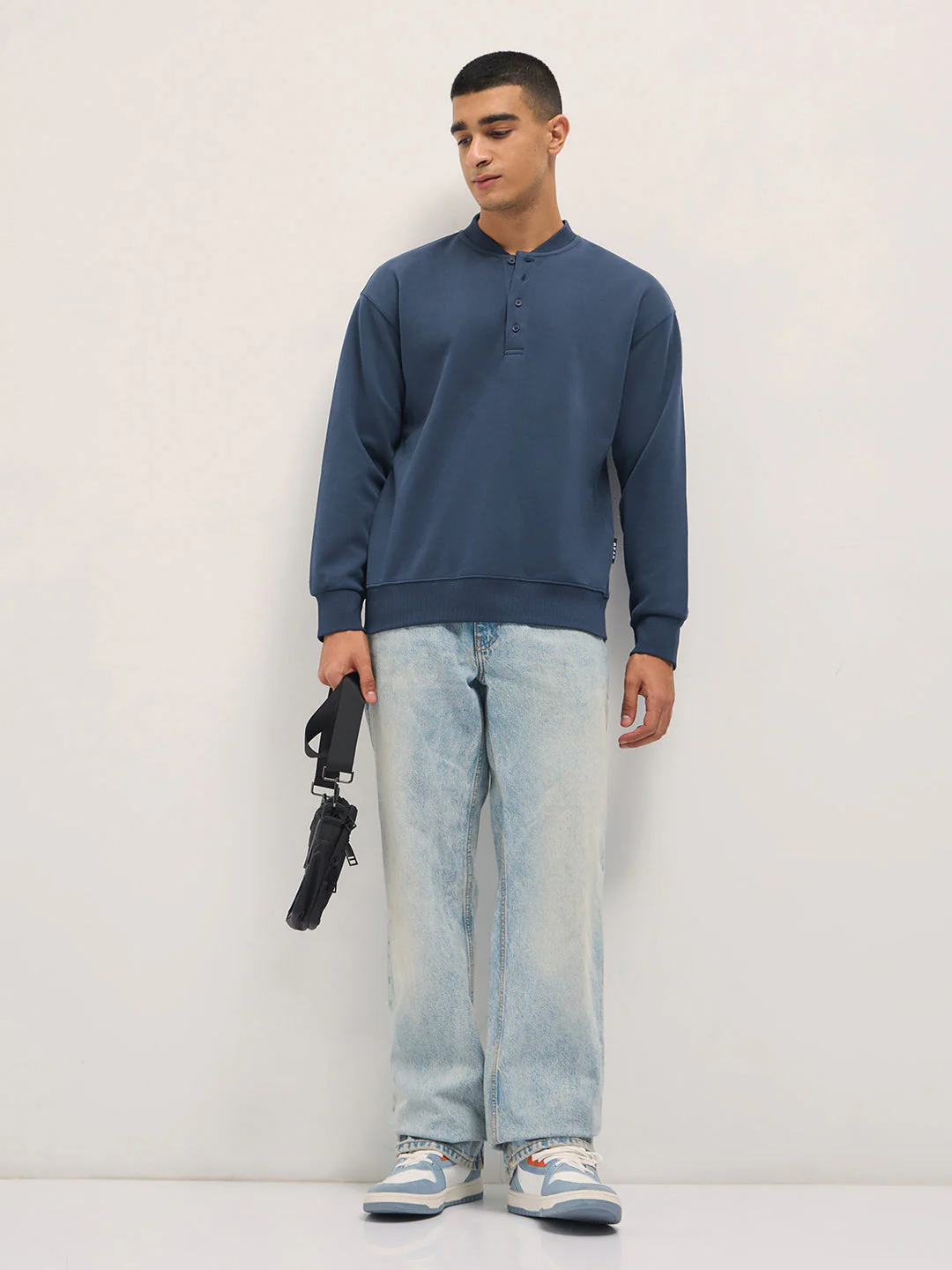 Men Blue Solid Relaxed Fit Henley Neck T-Shirt - Image 4