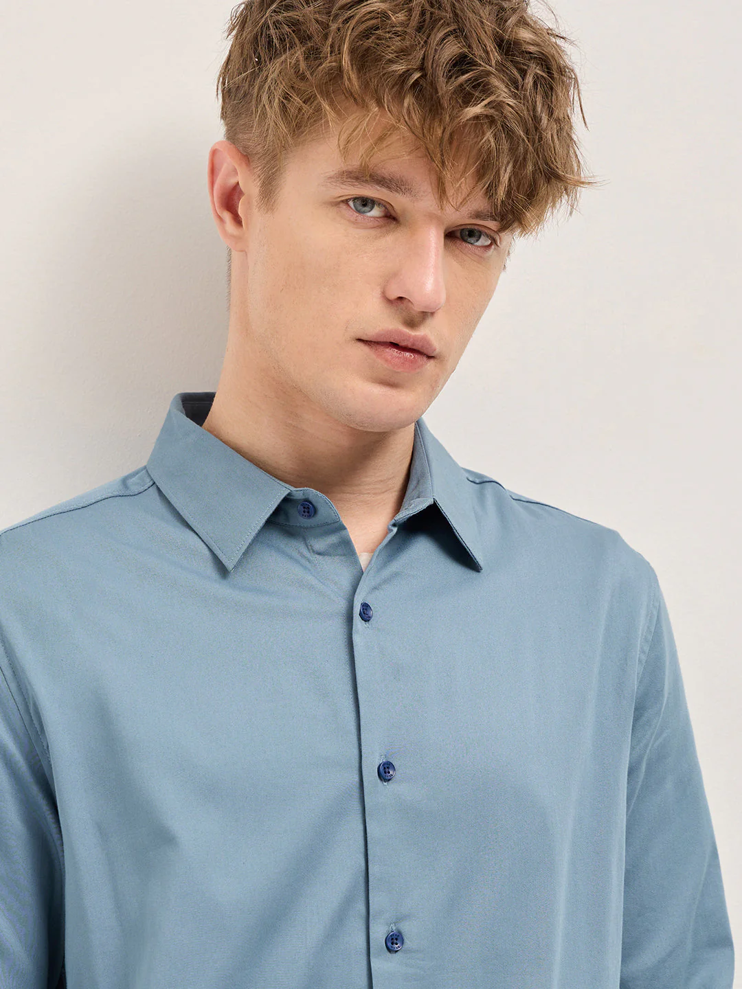 Men Blue Solid Slim Fit Casual Shirt - Image 5