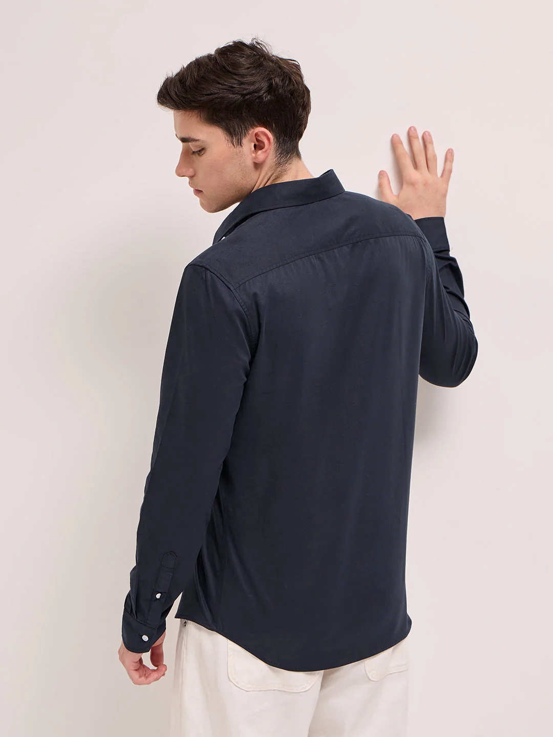 Men Blue Solid Slim Fit Casual Shirt - Image 2