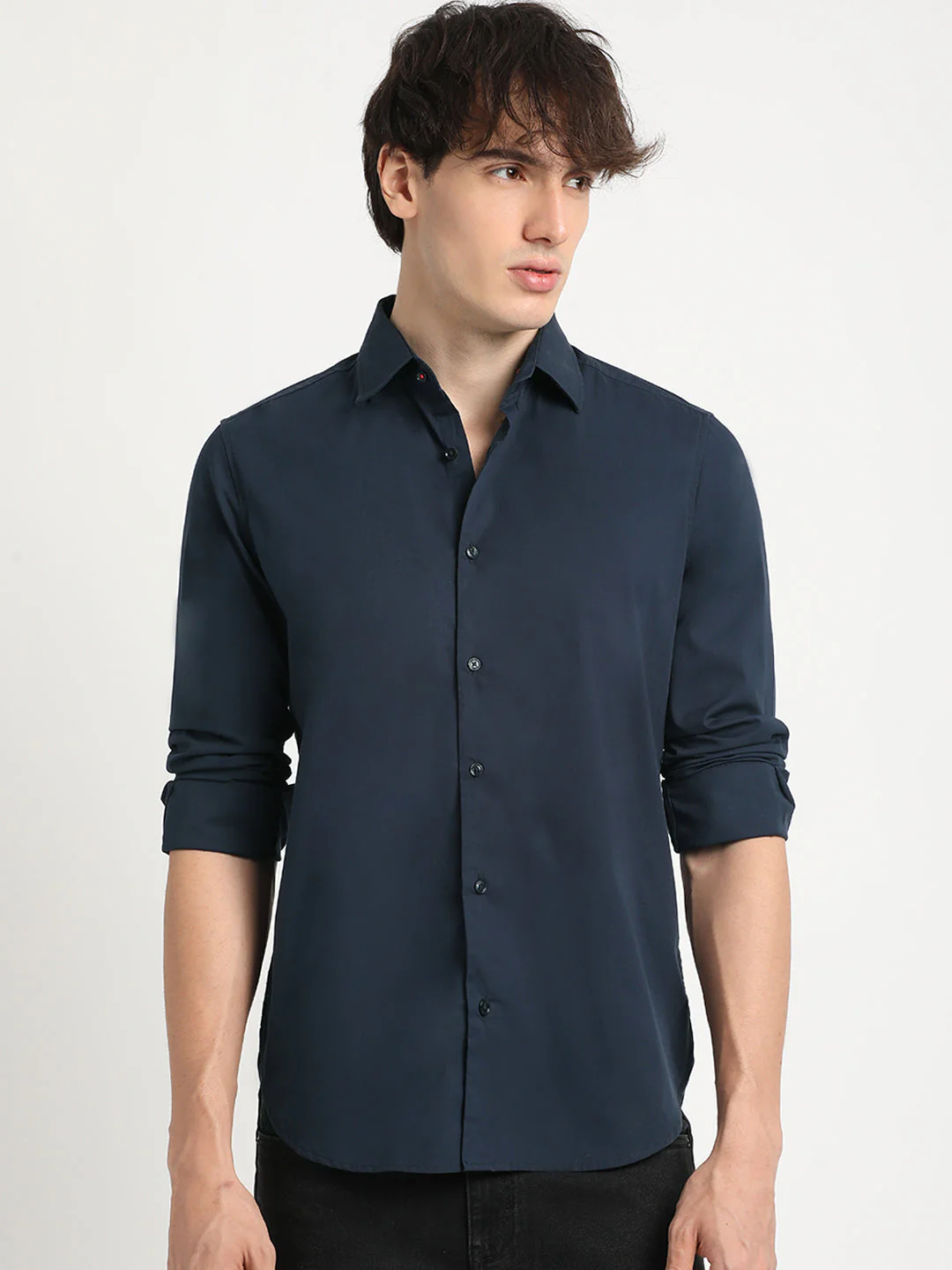 Men Blue Solid Tailored Fit Formal Shirt - Image 2