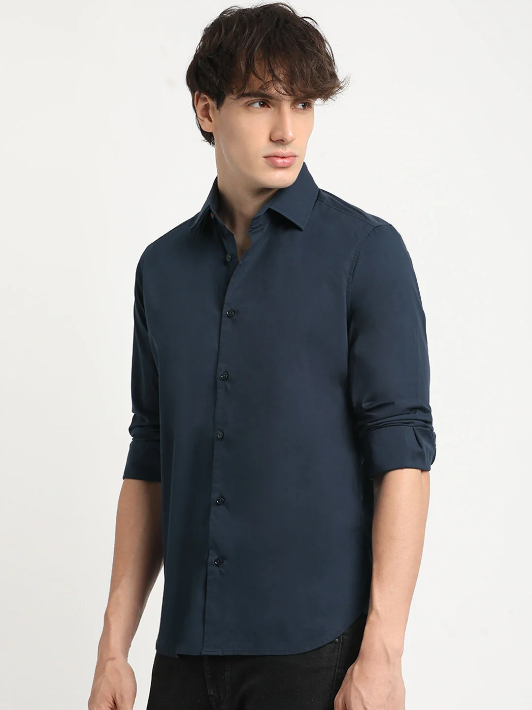 Men Blue Solid Tailored Fit Formal Shirt - Image 3