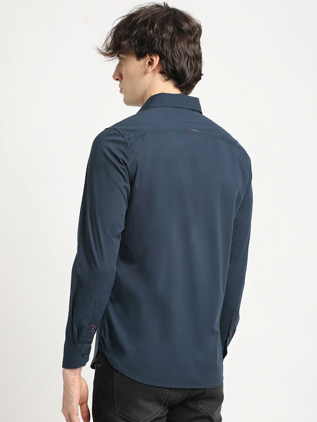 Men Blue Solid Tailored Fit Formal Shirt - Image 4