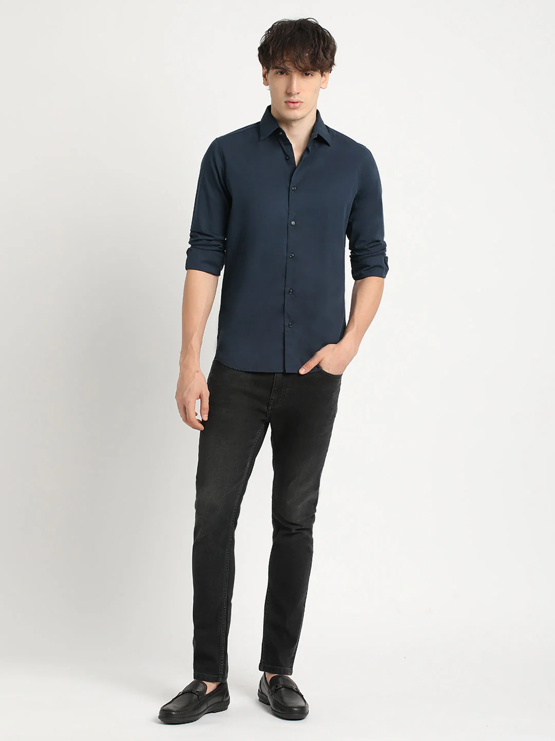 Men Blue Solid Tailored Fit Formal Shirt - Image 5