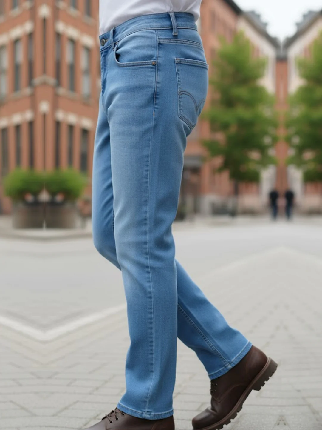 Men Blue Straight Fit Jeans - Image 3