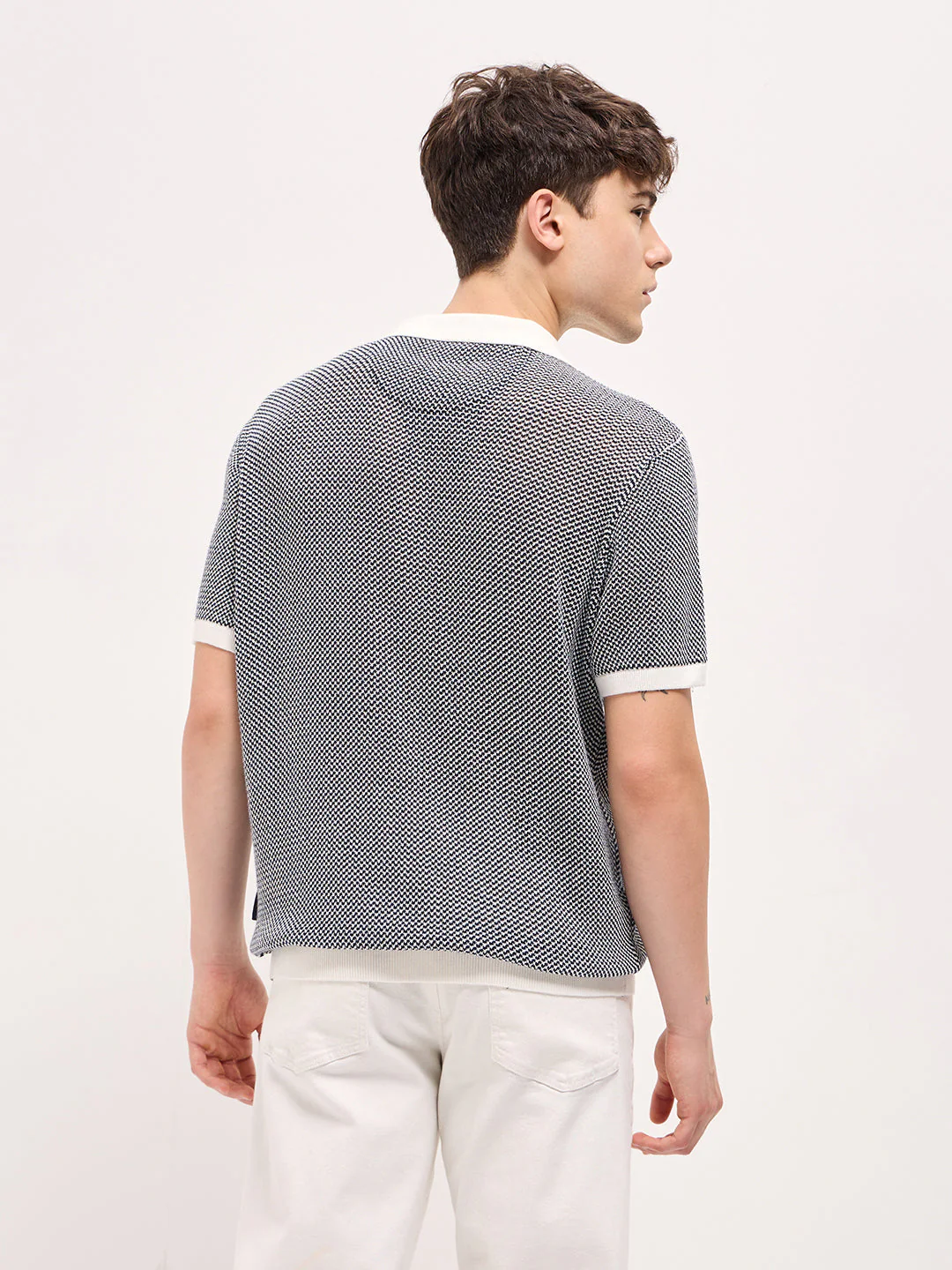 Men Blue Textured Knit Regular Fit Polo T-shirt - Image 2