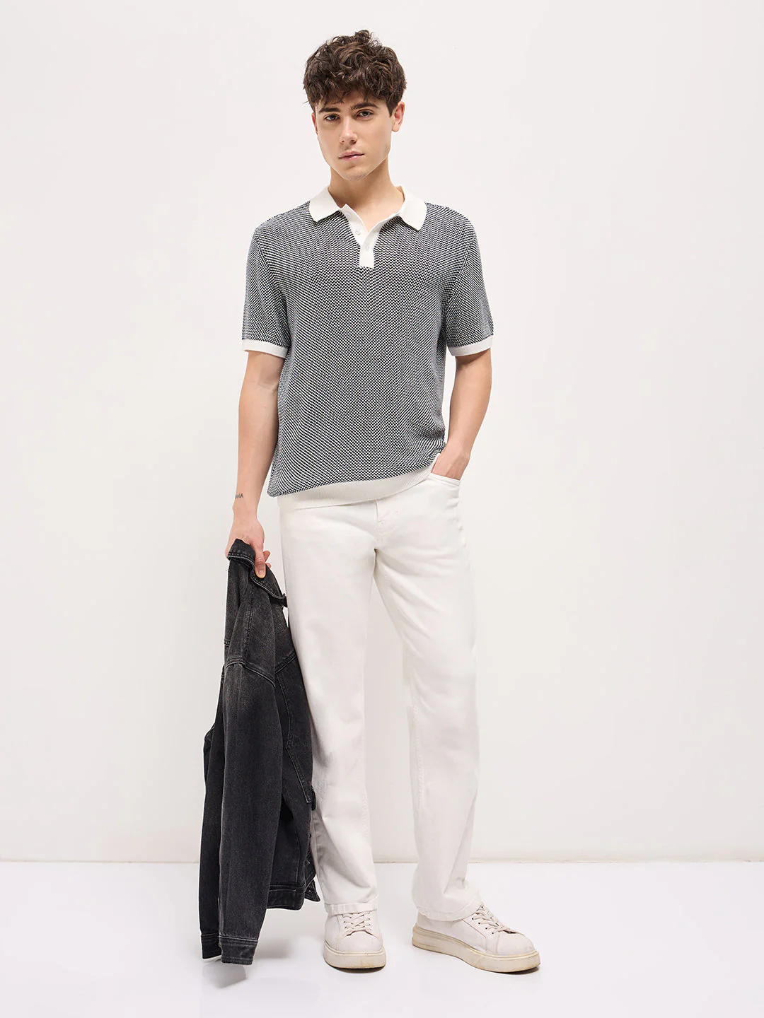 Men Blue Textured Knit Regular Fit Polo T-shirt - Image 4