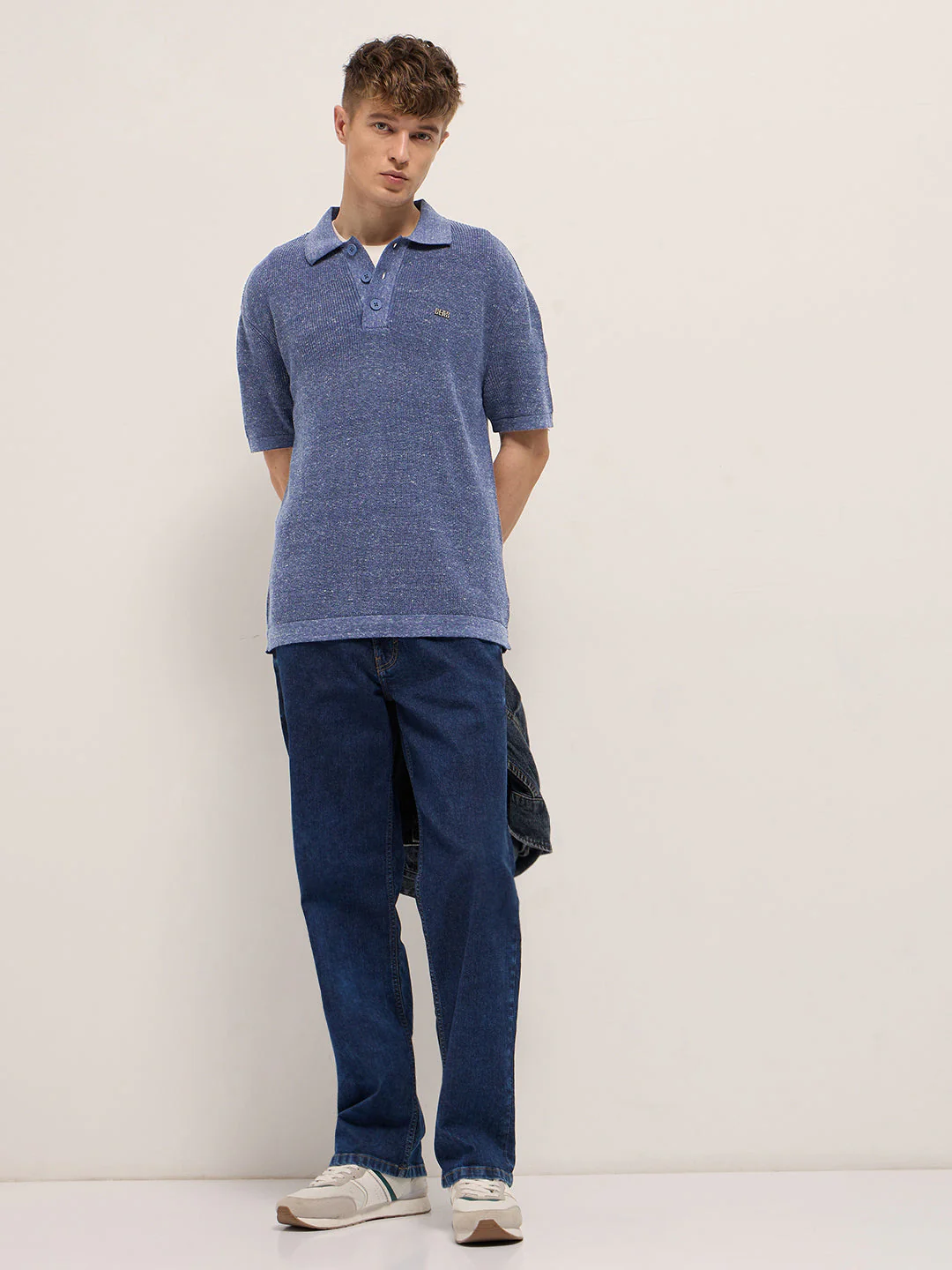 Men Blue Textured Knit Relaxed Fit Polo - Image 4