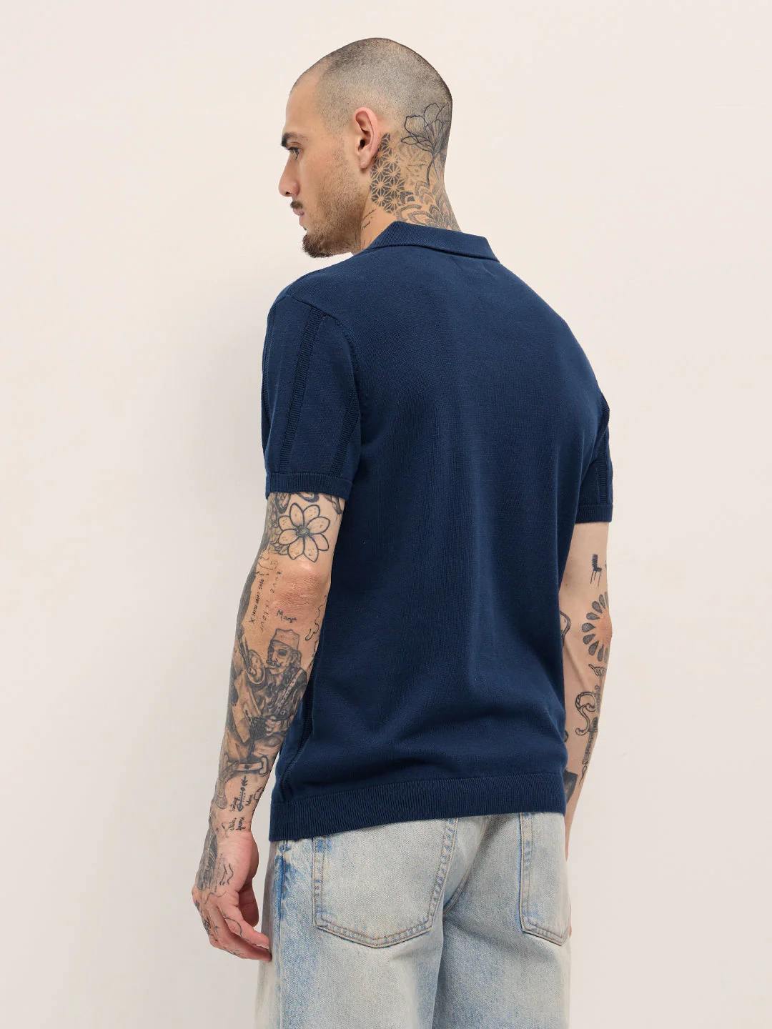 Men Blue Textured vertical knit stripes Slim Fit Polo - Image 2