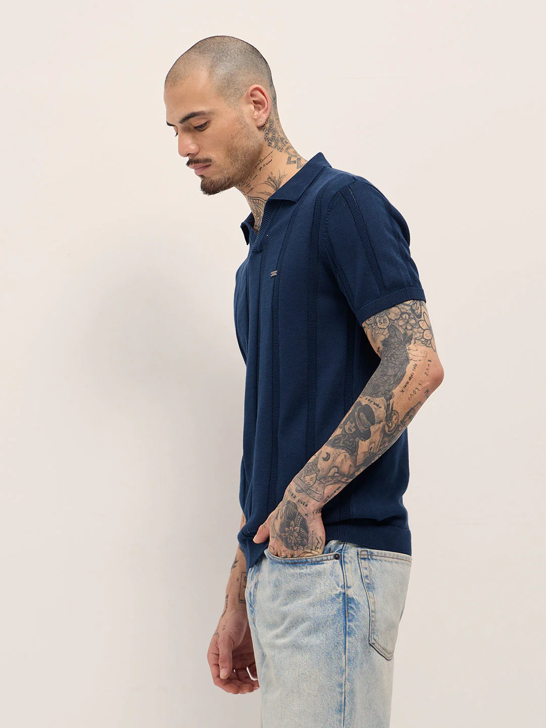 Men Blue Textured vertical knit stripes Slim Fit Polo - Image 3