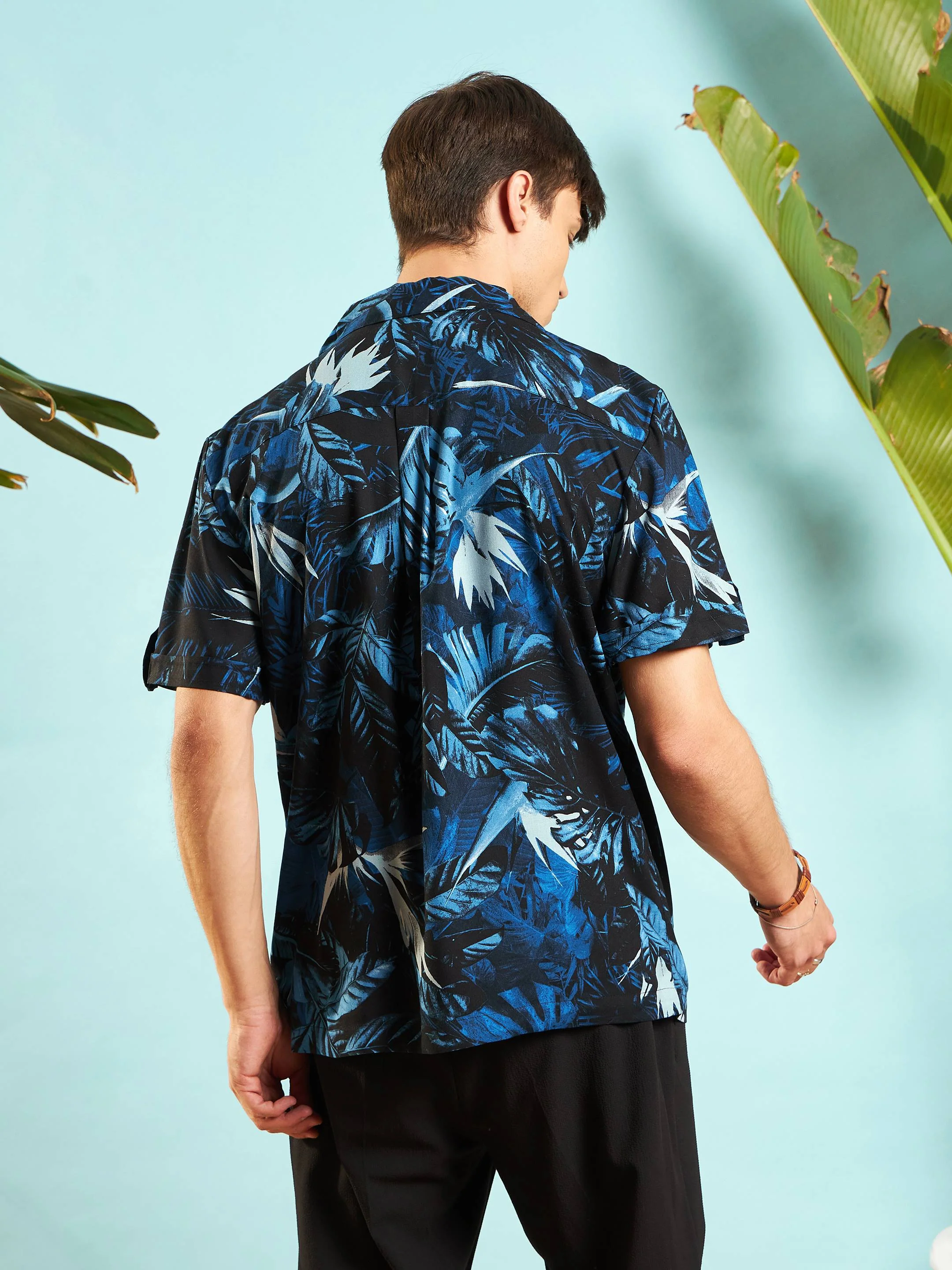 Men Blue Tropical Print Rollup Sleeves Relax Fit Shirt - Image 5