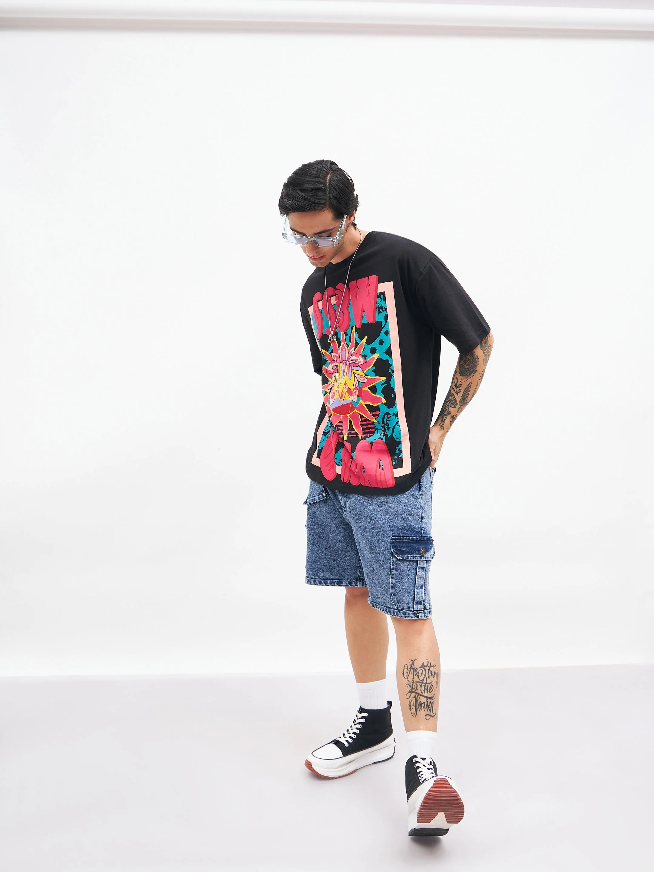 Men Blue Utility Pocket  Denim Shorts - Image 6