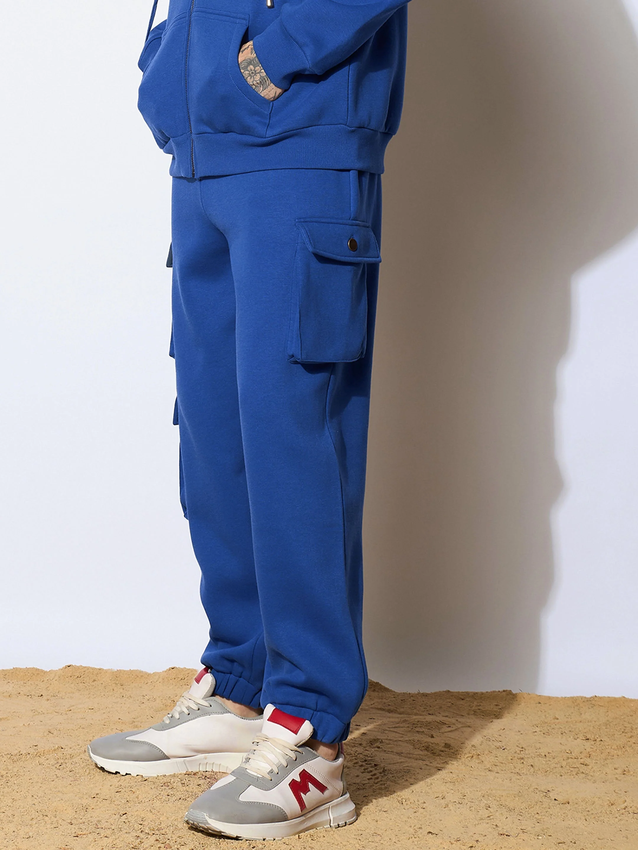 Men Blue Utility Pockets Oversized Joggers - Image 4