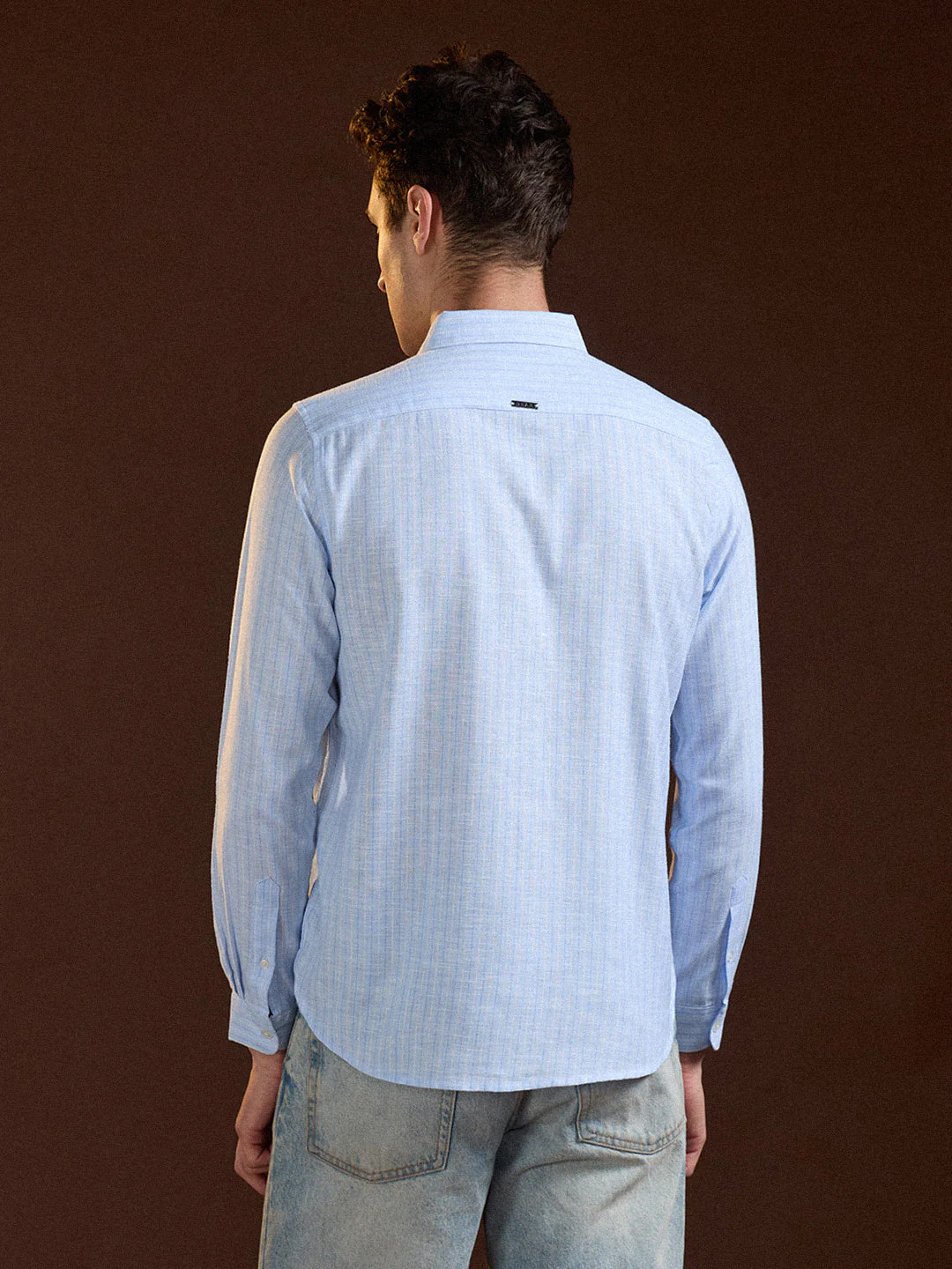 Men Blue Vertical Stripes Slim Fit Casual Shirt - Image 2